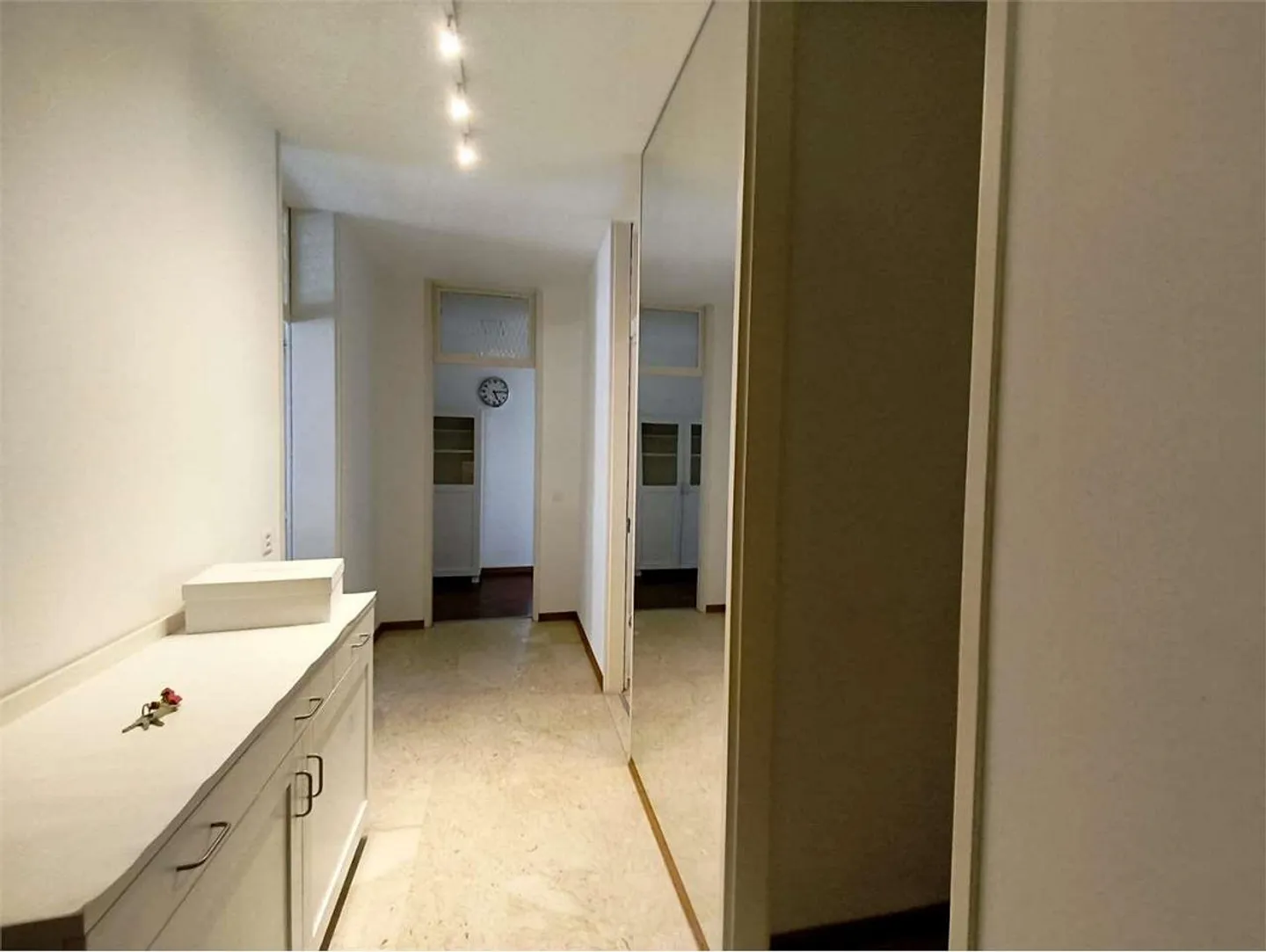 Pregassona (Via Merlina) - Spacious 4.5 Rooms Furnished with Three Balconies - Photo 8 of 12