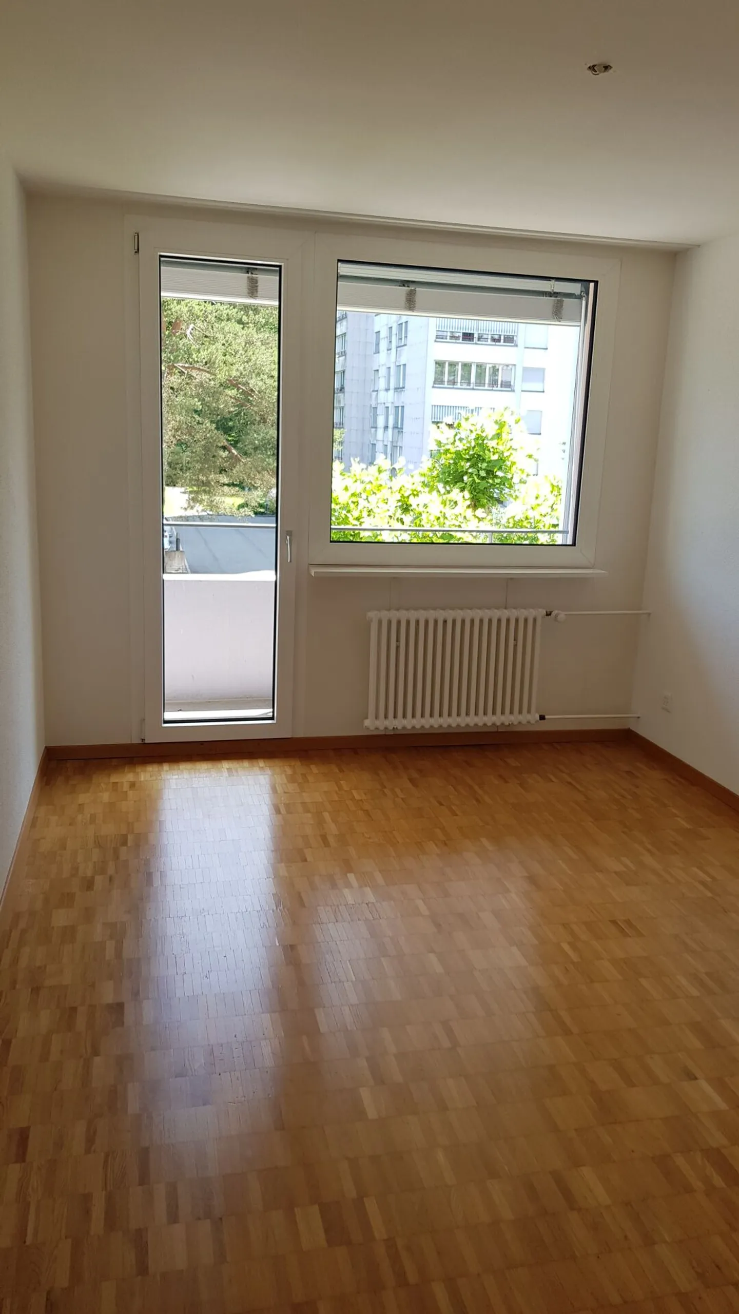 Appartamento esclusivo, luminoso con una vista mozzafiato sul verde e un ampio balcone. - Foto 7 di 10