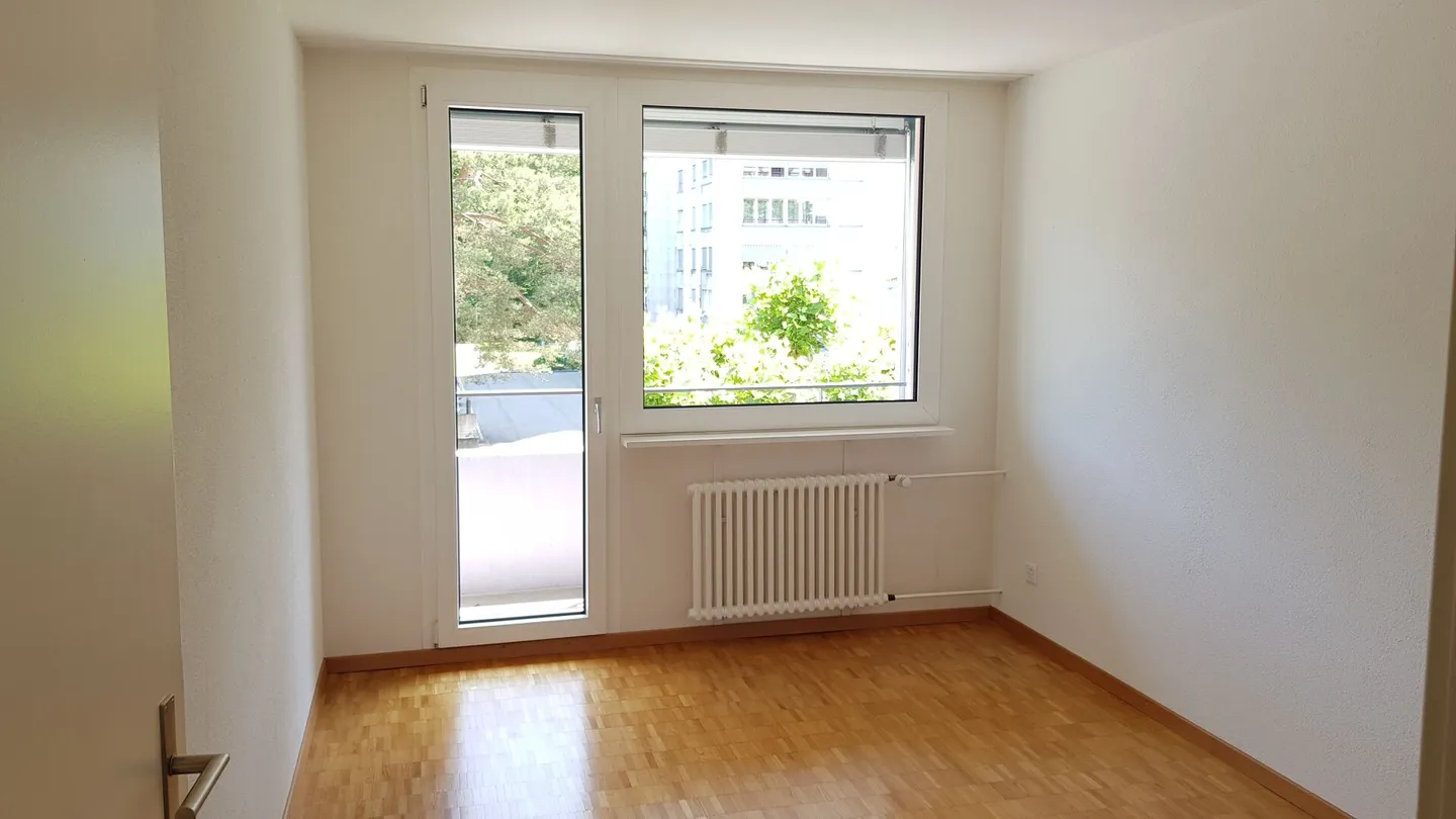 Appartamento esclusivo, luminoso con una vista mozzafiato sul verde e un ampio balcone. - Foto 8 di 10