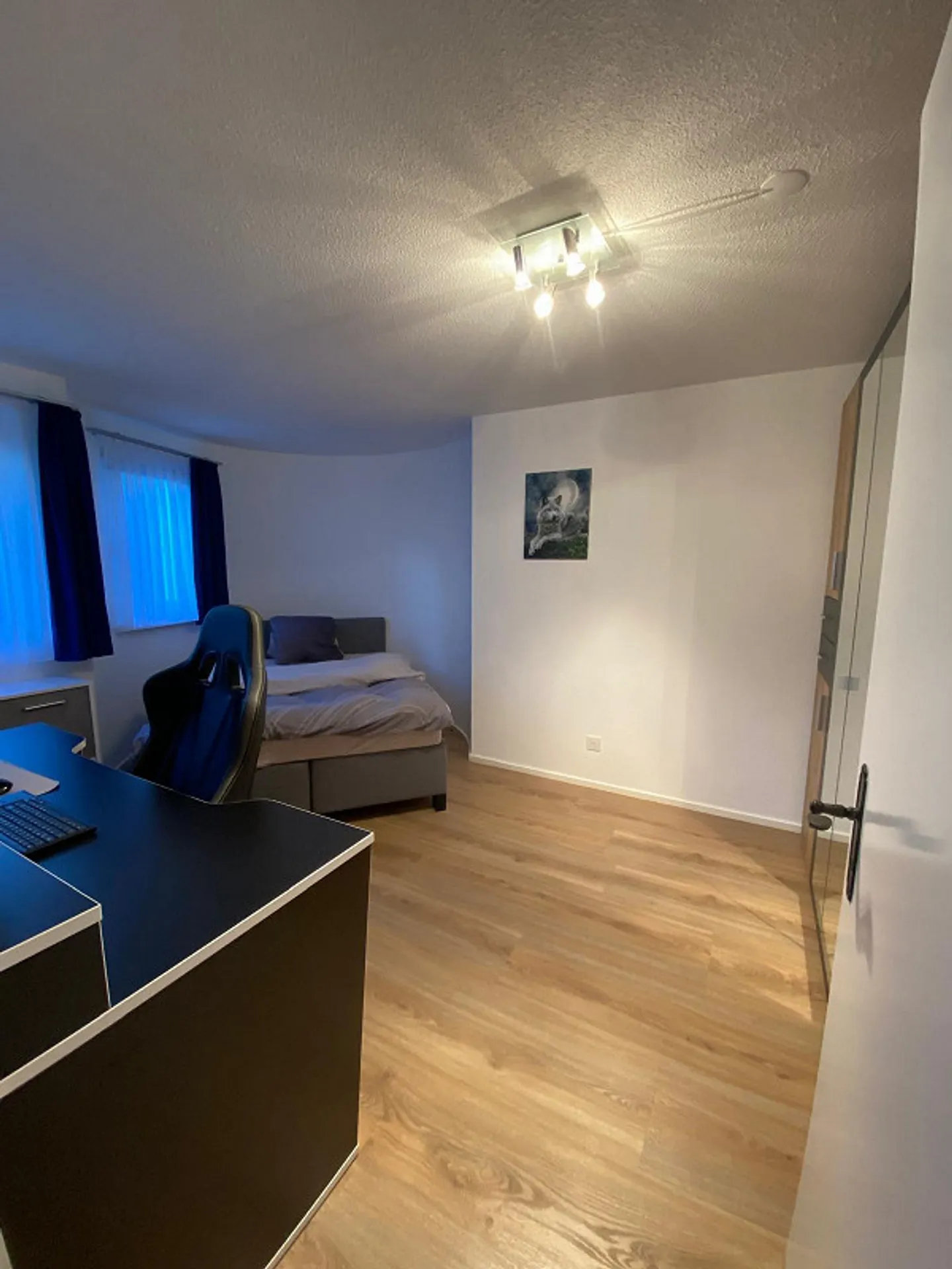 Praktische Parkmöglichkeiten - Foto 4 von 5