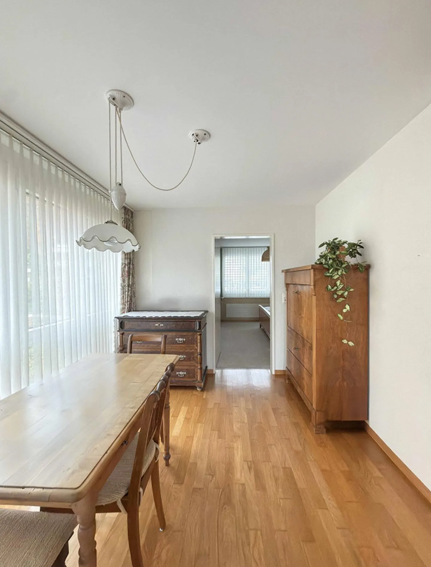 Gepflegte 4.5-Zimmer-Wohnung mit herrlichem Ausblick - Foto 2 von 10