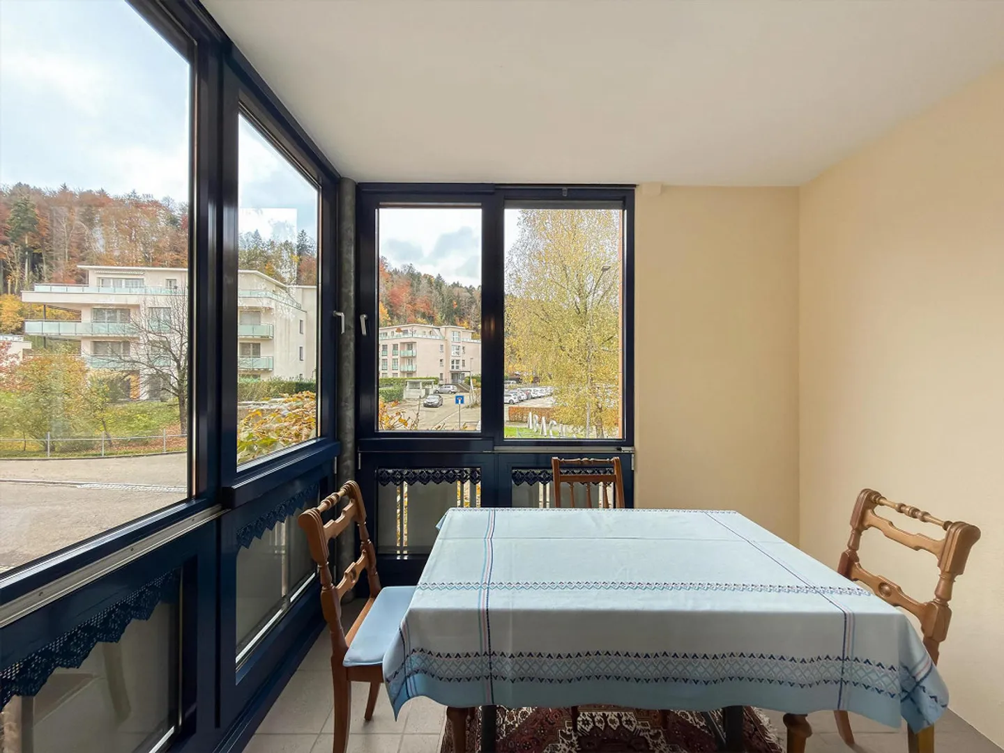 Gepflegte 4.5-Zimmer-Wohnung mit herrlichem Ausblick - Foto 7 von 10