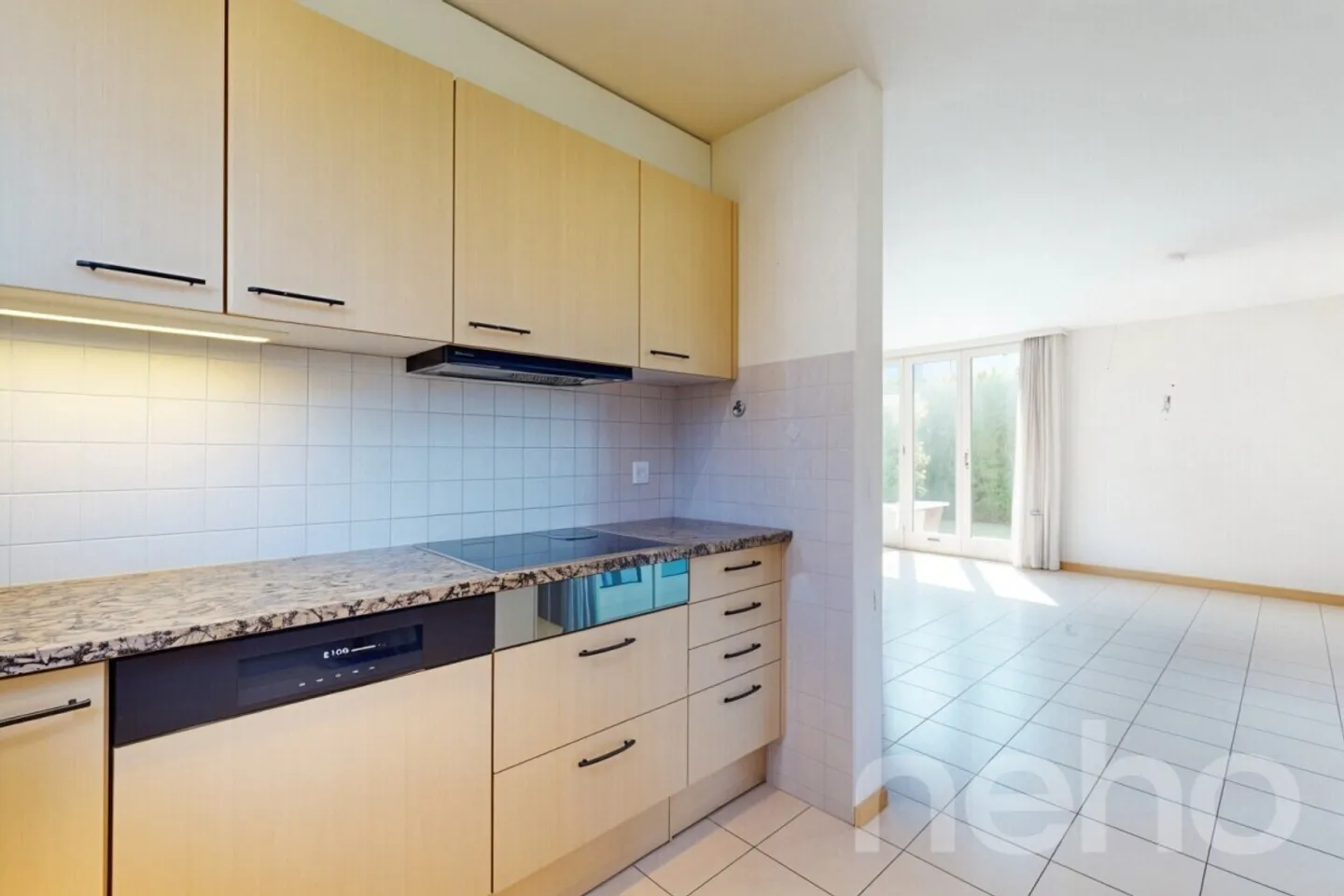 Casa affascinante in una posizione tranquilla con giardino e box auto - Foto 4 di 13