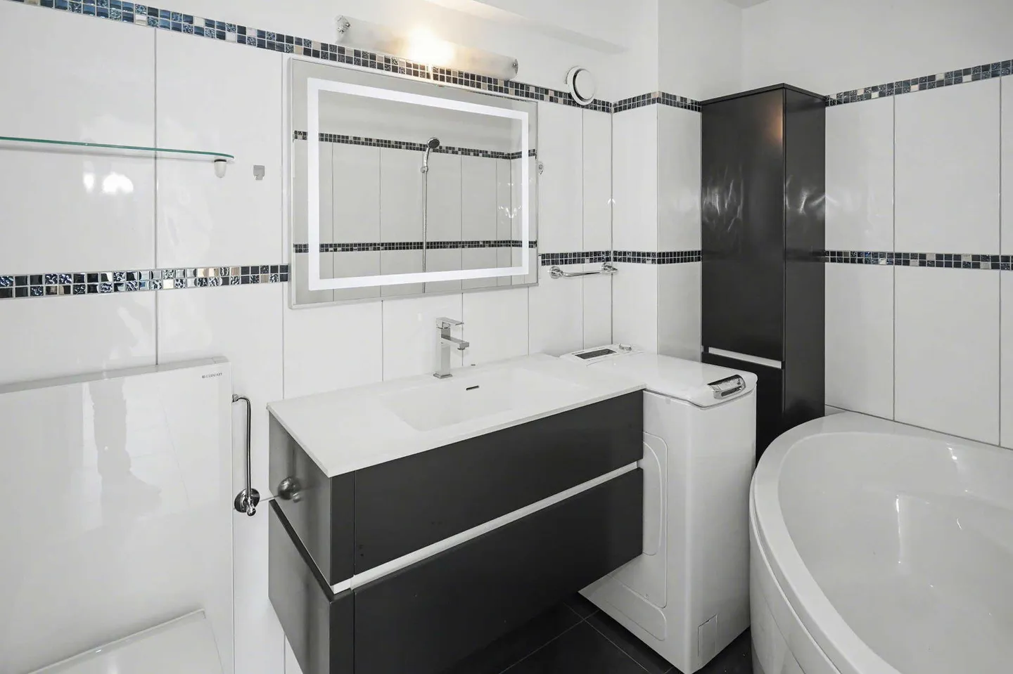 Appartement rénové de 3 pièces à Reinach - Photo 5 sur 8