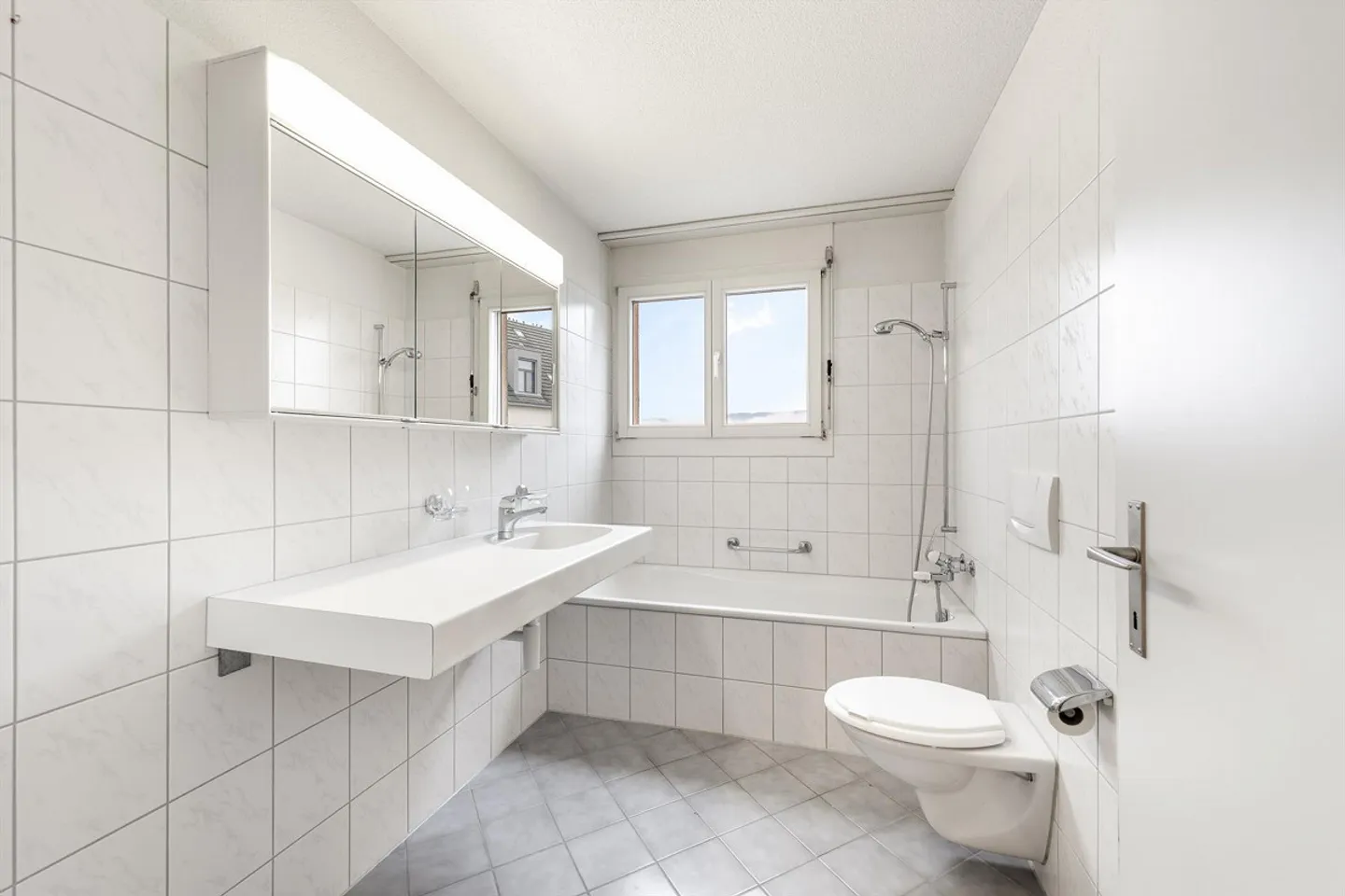 Appartement en copropriété de 4,5 pièces - Point central du rez-de-chaussée - Photo 6 sur 12