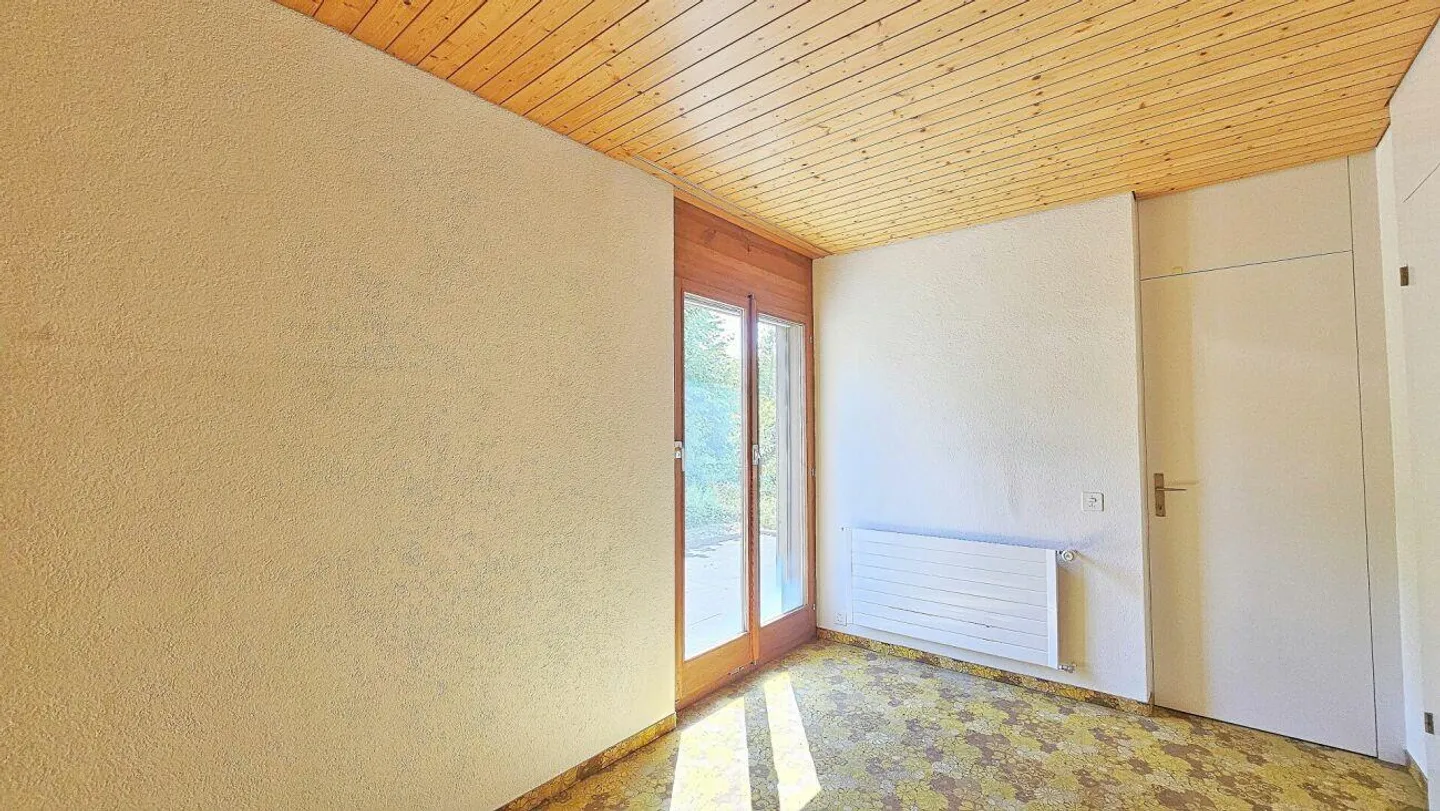 Spacious Single-Family Home in Prime Location with Stunning Views - Photo 14 of 22