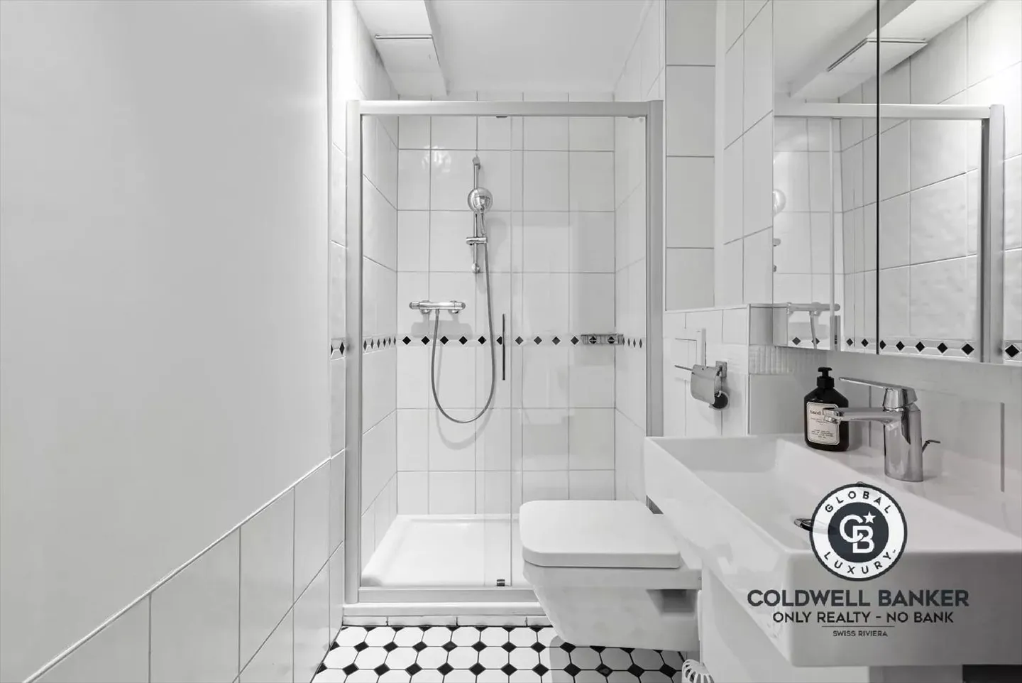 VEVEY - AUSSERGEWÖHNLICHE LAGE, 4.5 ZIMMER AM SEE - Foto 8 von 9