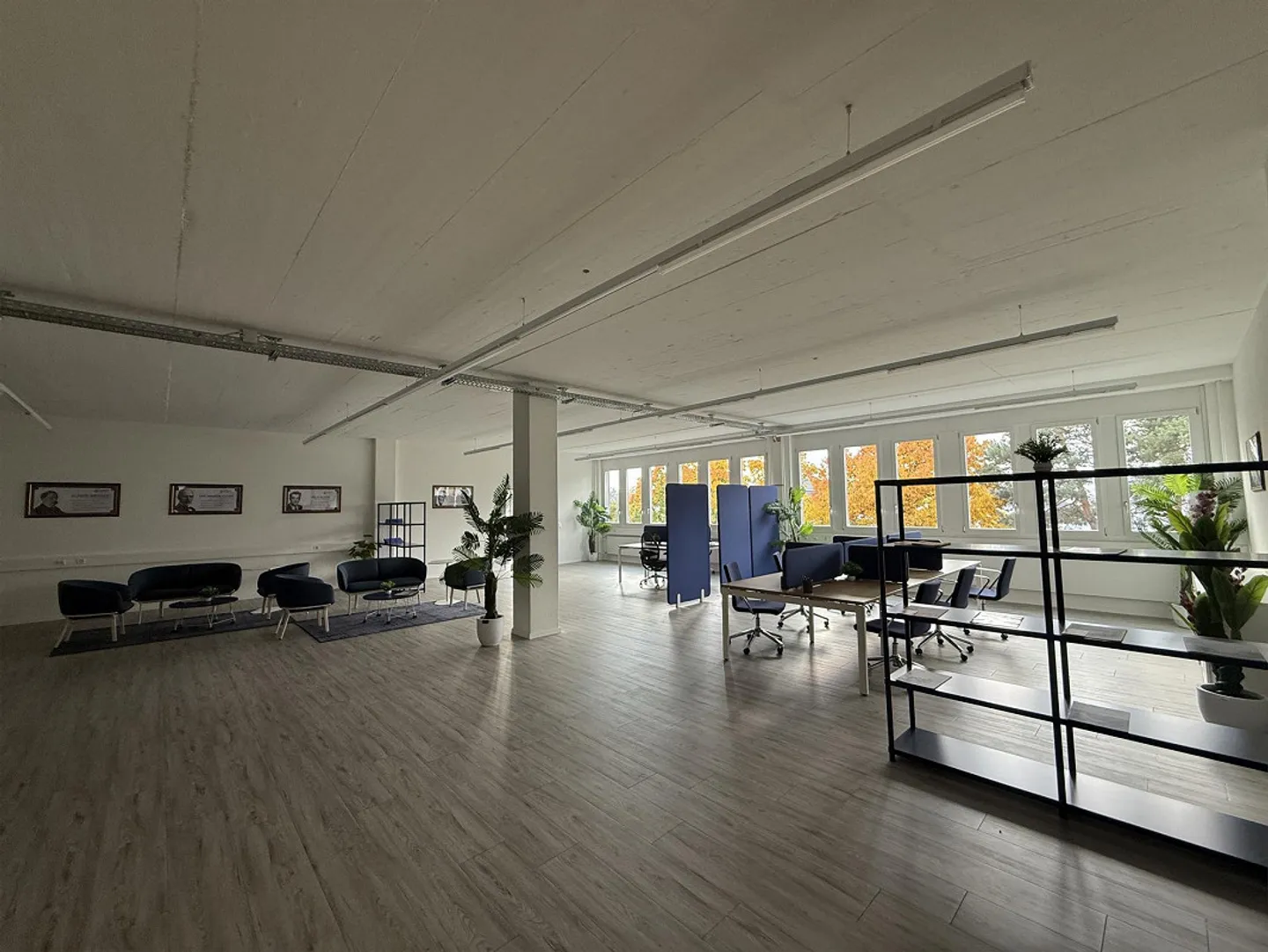 878 m² finished offices with exhibition and access to goods... - Photo 2 of 8
