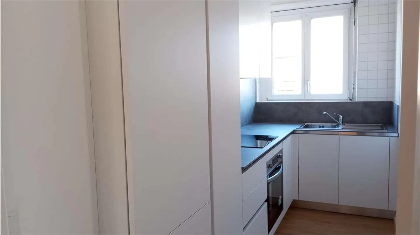Appartement spacieux de 4,5 pièces à Chiasso rénové - Photo 6 sur 8