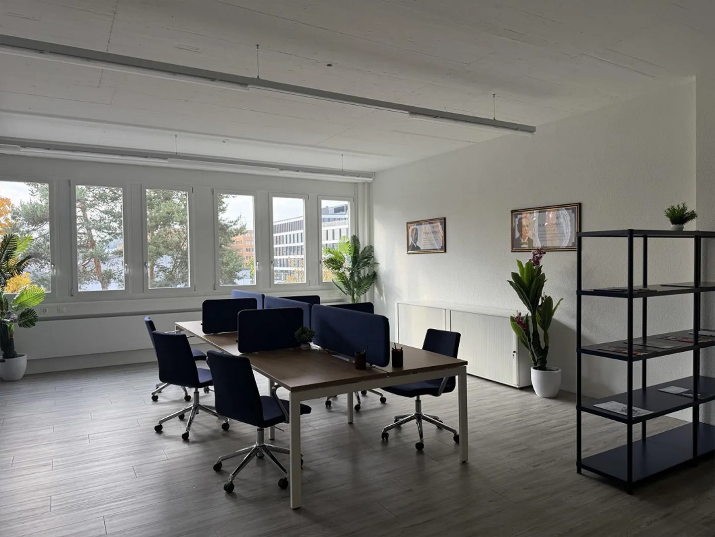 878 m² finished offices with exhibition and access to goods... - Photo 3 of 8