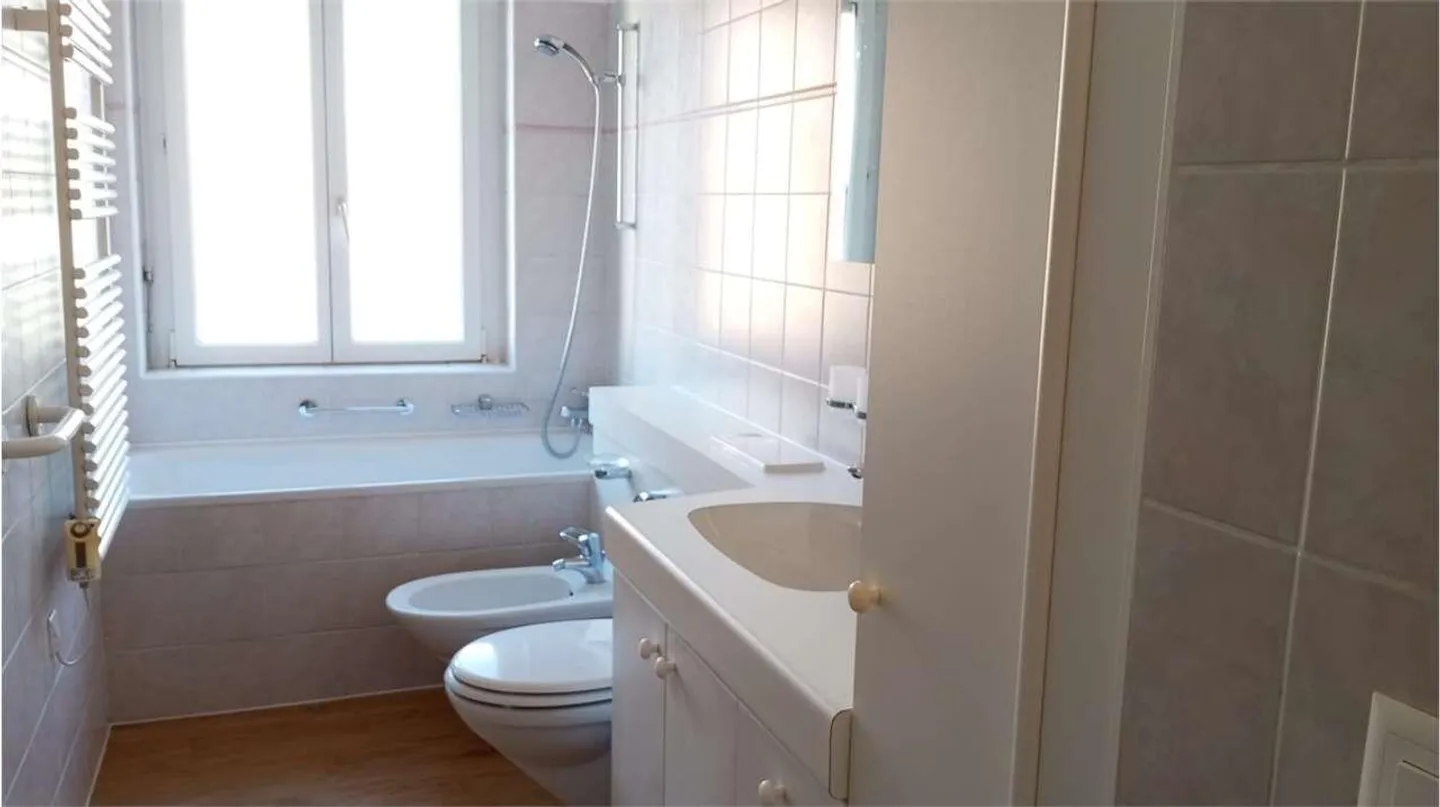 Appartement spacieux de 4,5 pièces à Chiasso rénové - Photo 8 sur 8