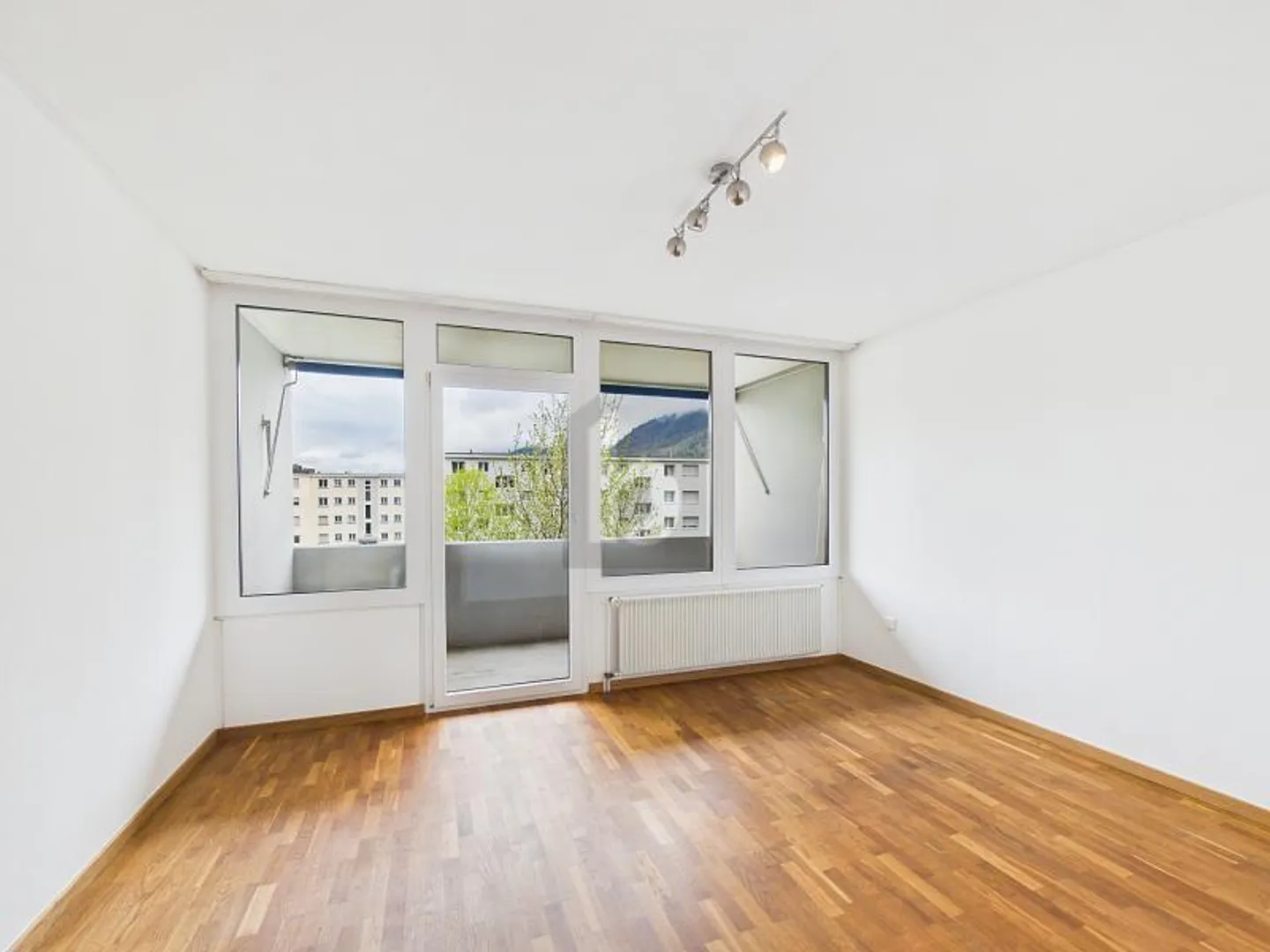 Sonnige Wohnung mit Weitsicht - Foto 2 von 6