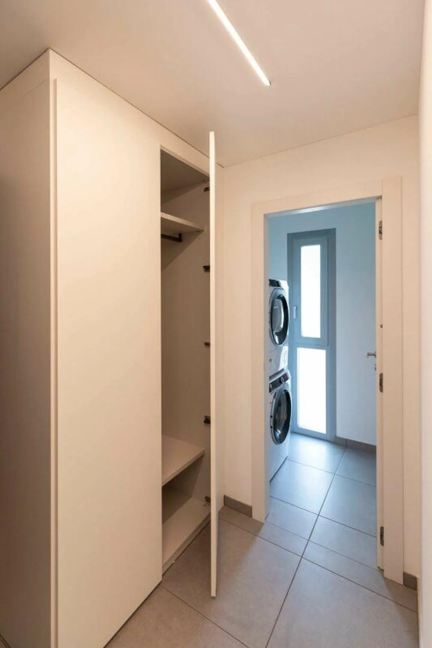 Nouveau bâtiment, 3,5 pièces avec grande terrasse - Photo 9 sur 11