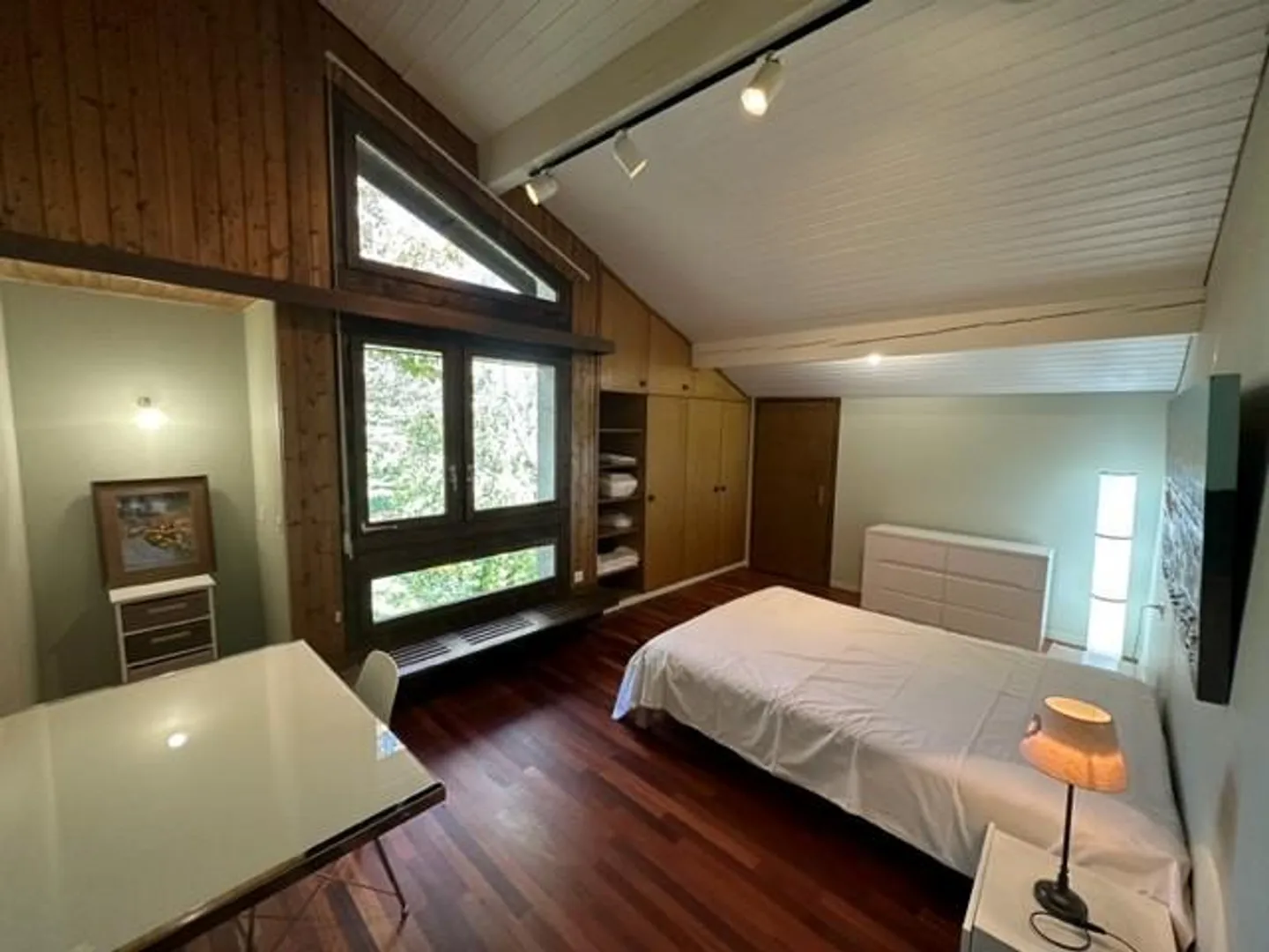 Stunning Villa with Lake View - Photo 21 of 21