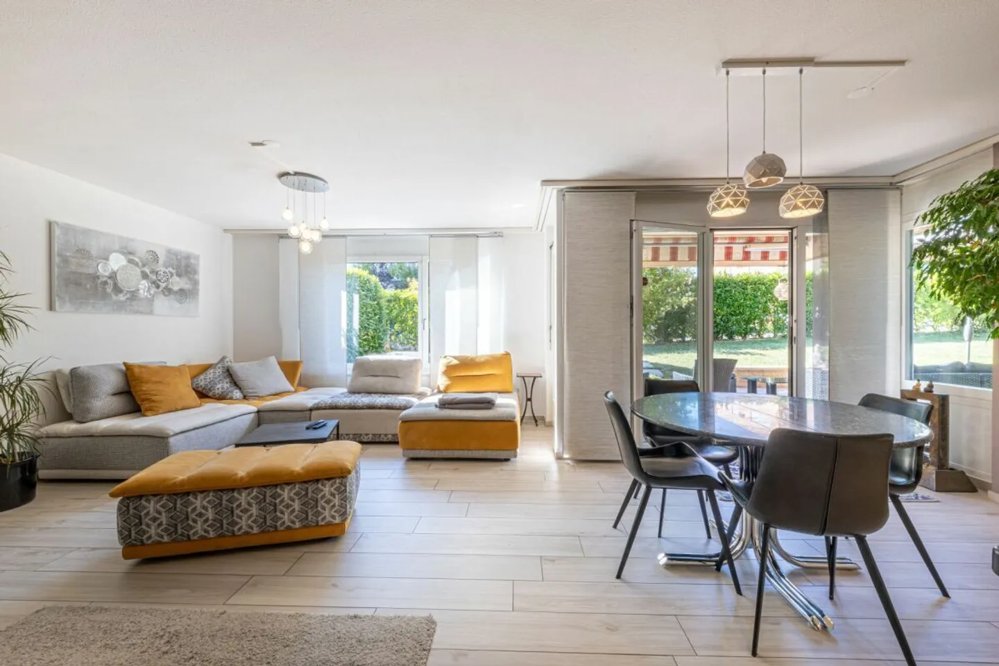 Ampio appartamento di 4,5 locali con giardino - Foto 4 di 14