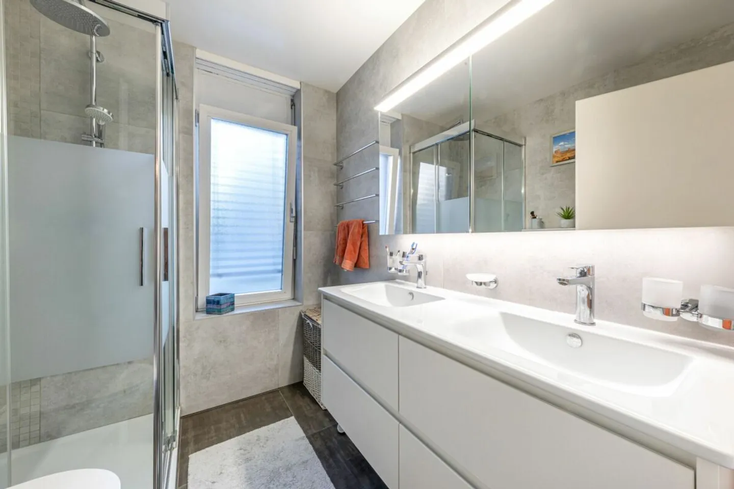 Ampio appartamento di 4,5 locali con giardino - Foto 10 di 14
