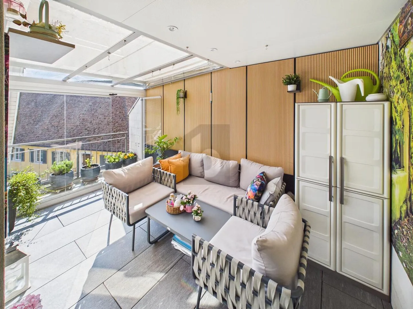 Charming Apartment in Central Location - Photo 1 of 6