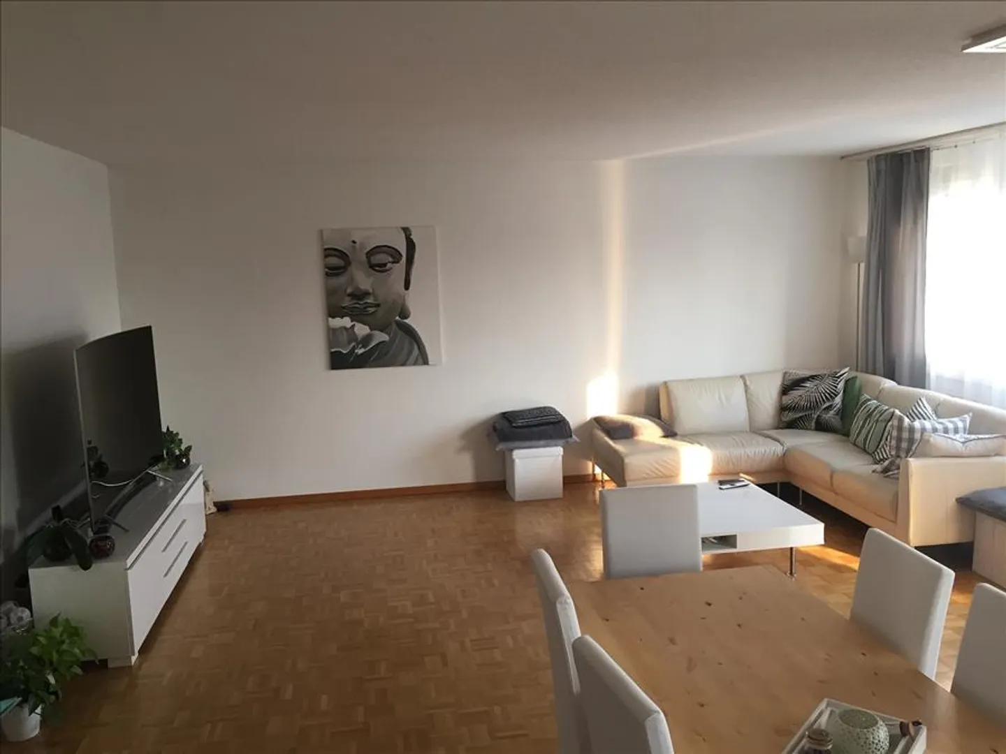 Quiet and bright? This apartment is perfect! - Photo 2 of 7