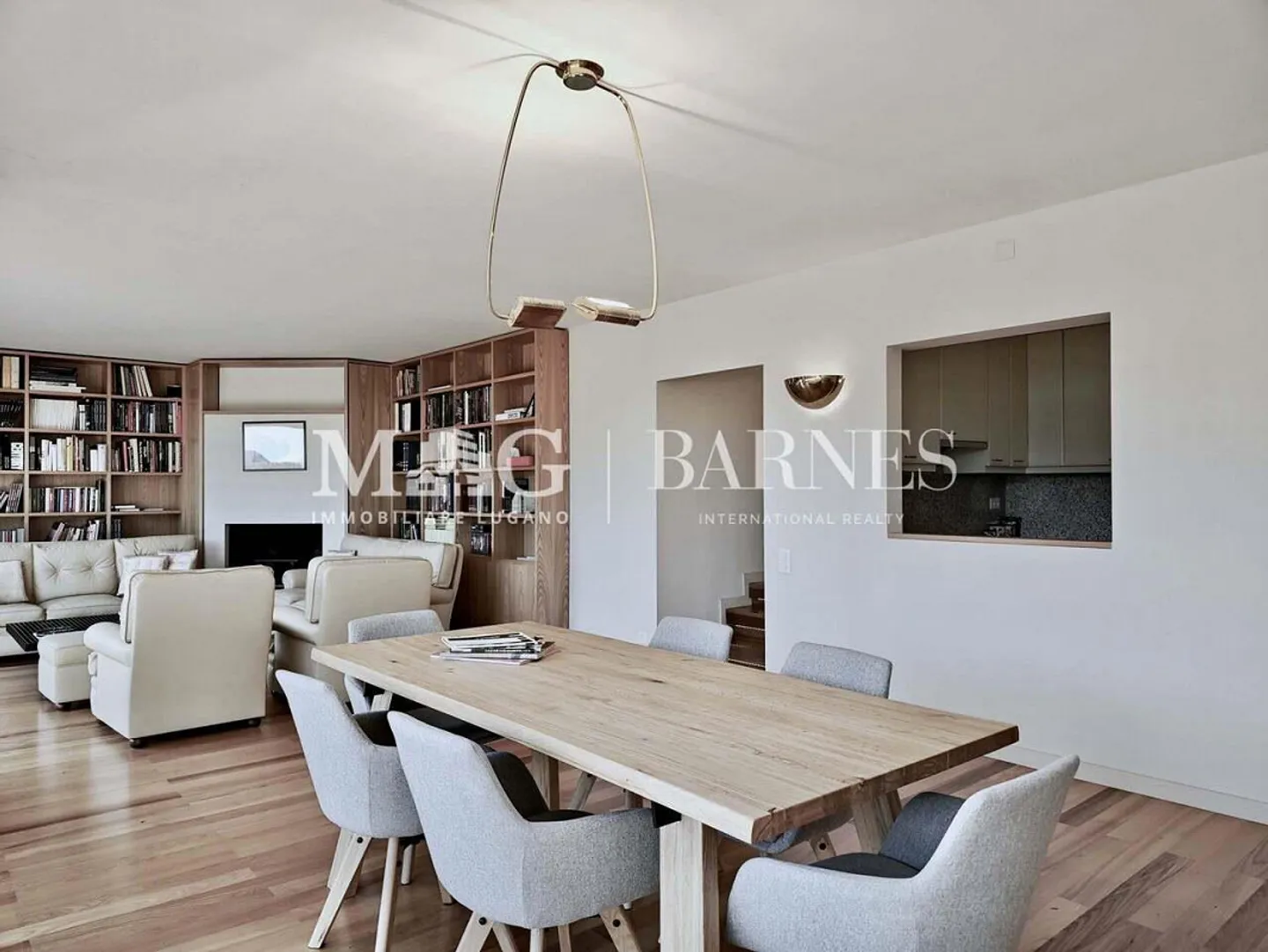 Appartamento Elegante con Giardino - Foto 3 di 12