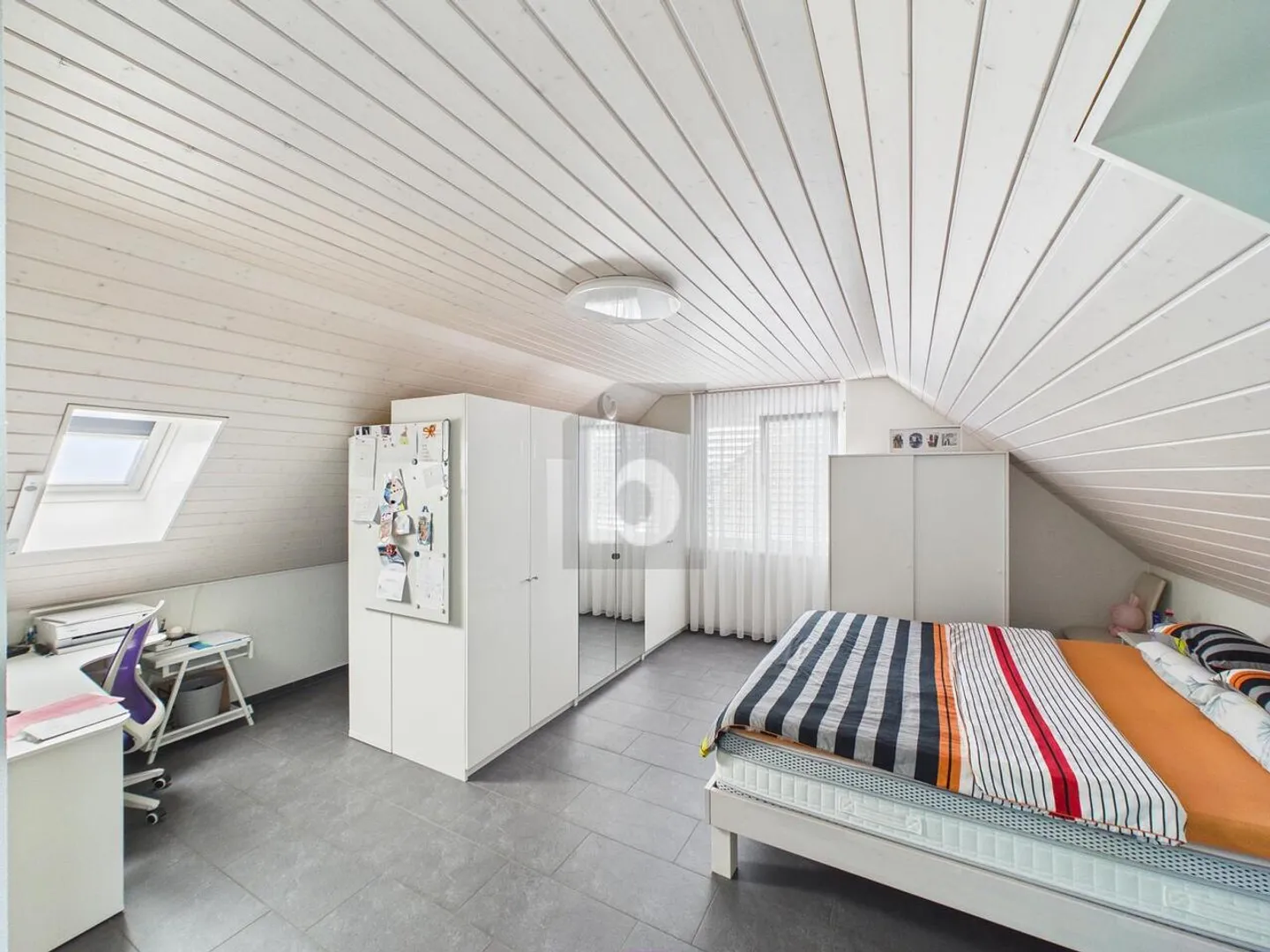 Charming Apartment in Central Location - Photo 4 of 6