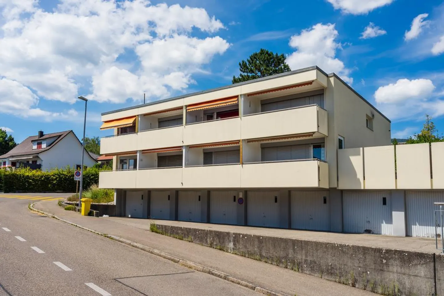 Beautiful 3-room apartment in a multi-family house for rent - Photo 1 of 8