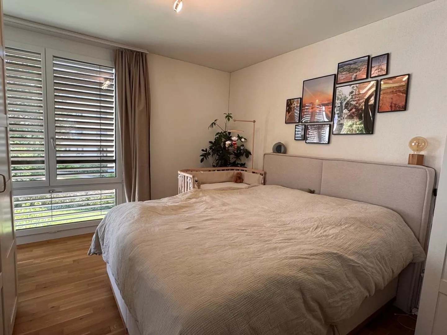 Modern and cozy 3.5-room apartment with loggia in Uster - Photo 4 of 8