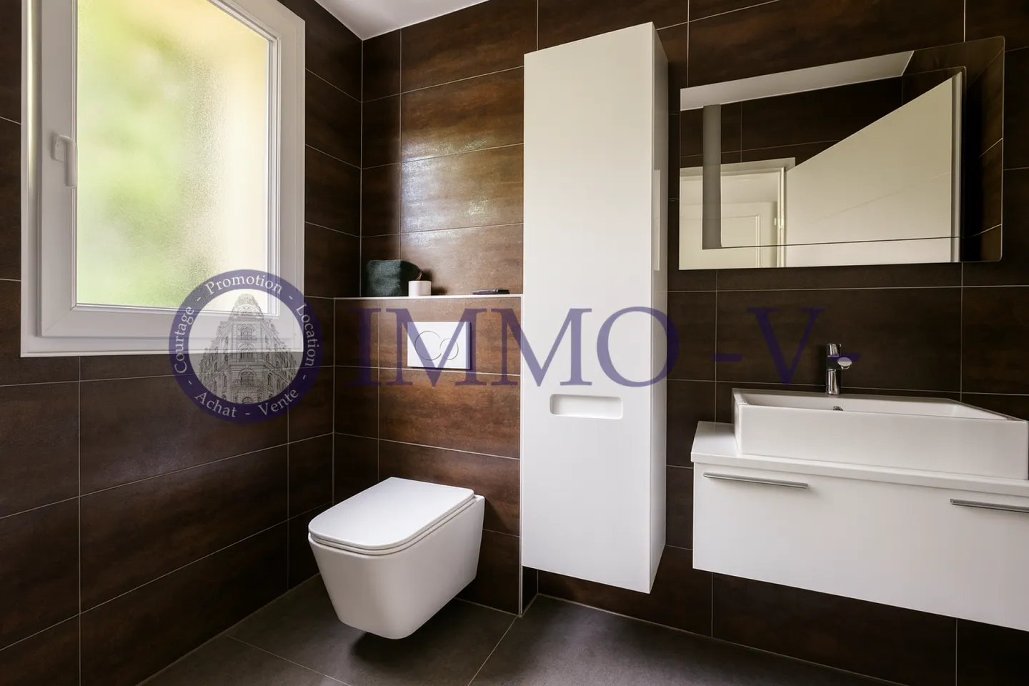 Casa familiare moderna di 160 m² con terrazze e soffitte convertite - Foto 5 di 12