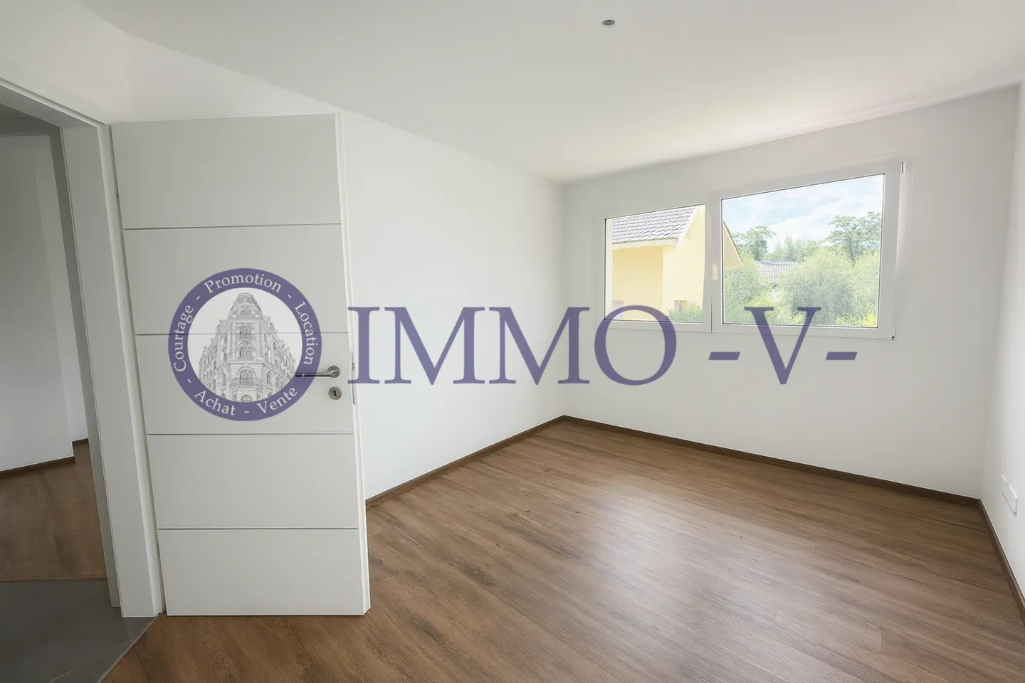 Casa familiare moderna di 160 m² con terrazze e soffitte convertite - Foto 7 di 12