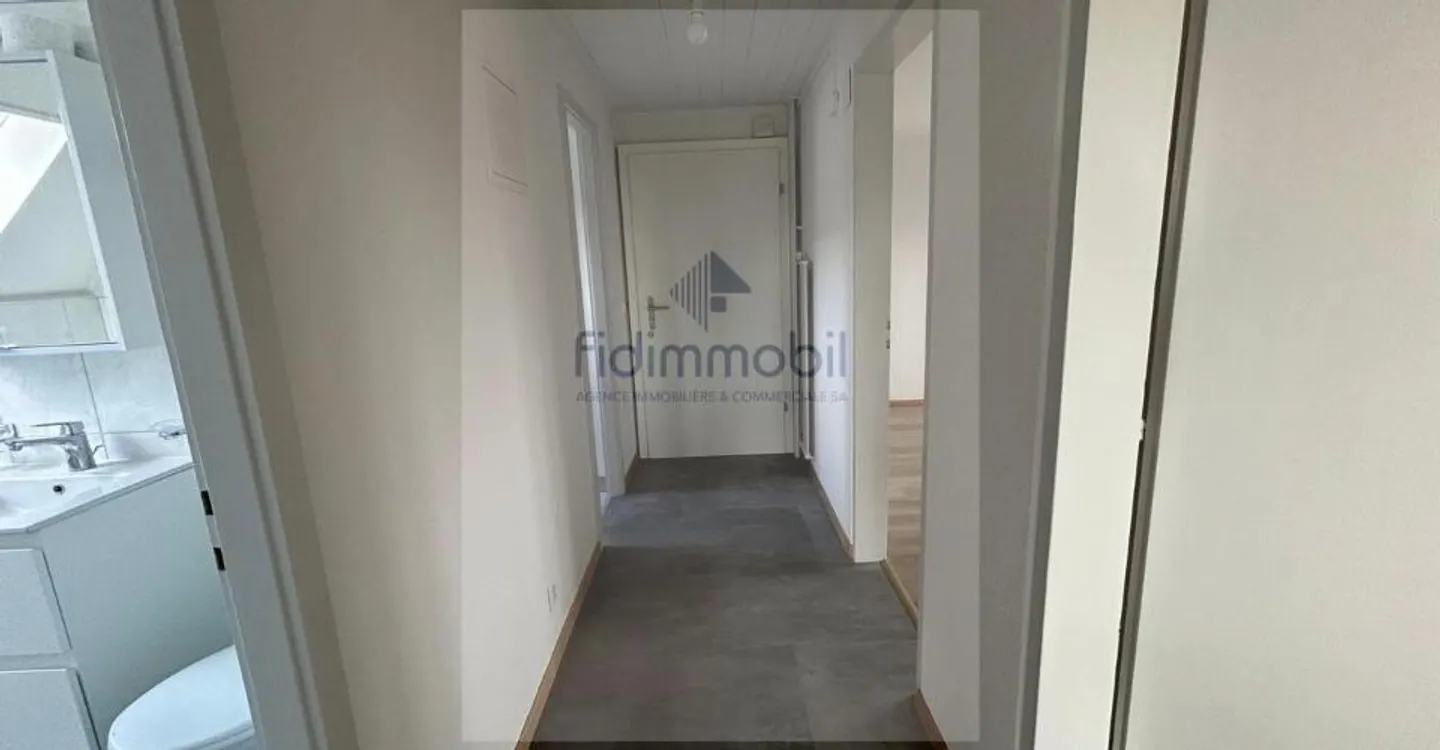 RENOVIERTES WOHNUNG IN EINEM RUHIGEN VIERTEIL - Foto 7 von 8