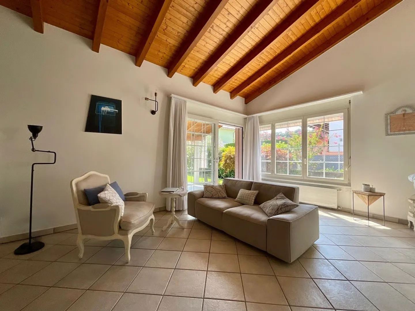 SAN PIETRO DI STABIO - WONDERFUL SINGLE-FAMILY HOUSE - Photo 2 of 13