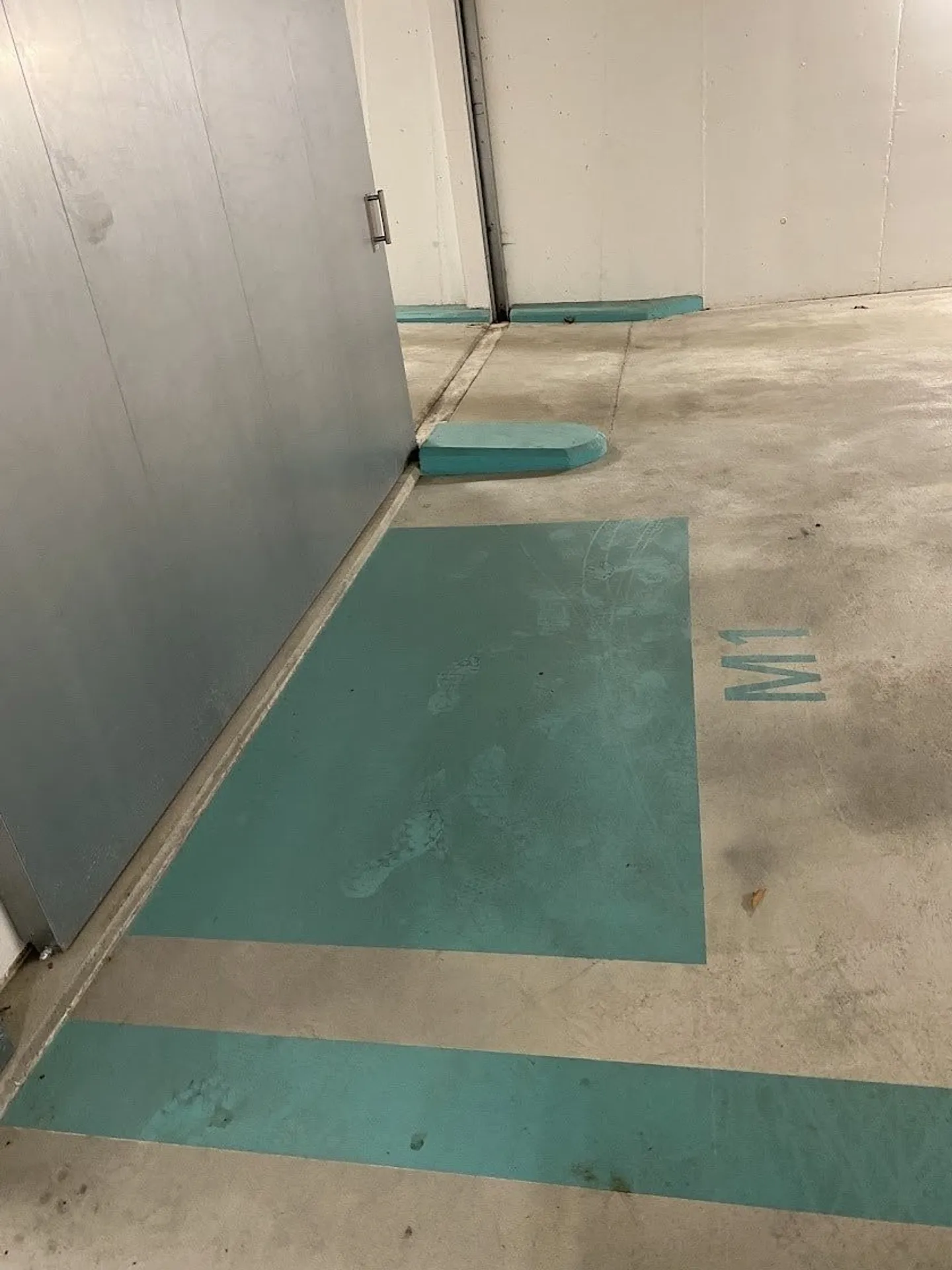 Motorradabstellplätze in neuer Tiefgarage - Foto 1 von 2