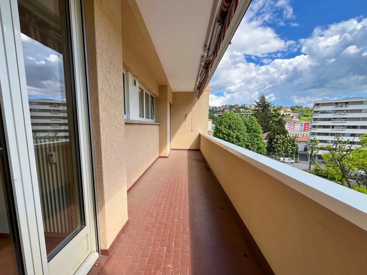 Appartamento luminoso di 2,5 locali nel centro di Chiasso, strategicamente situato e ben collegato - Foto 5 di 13