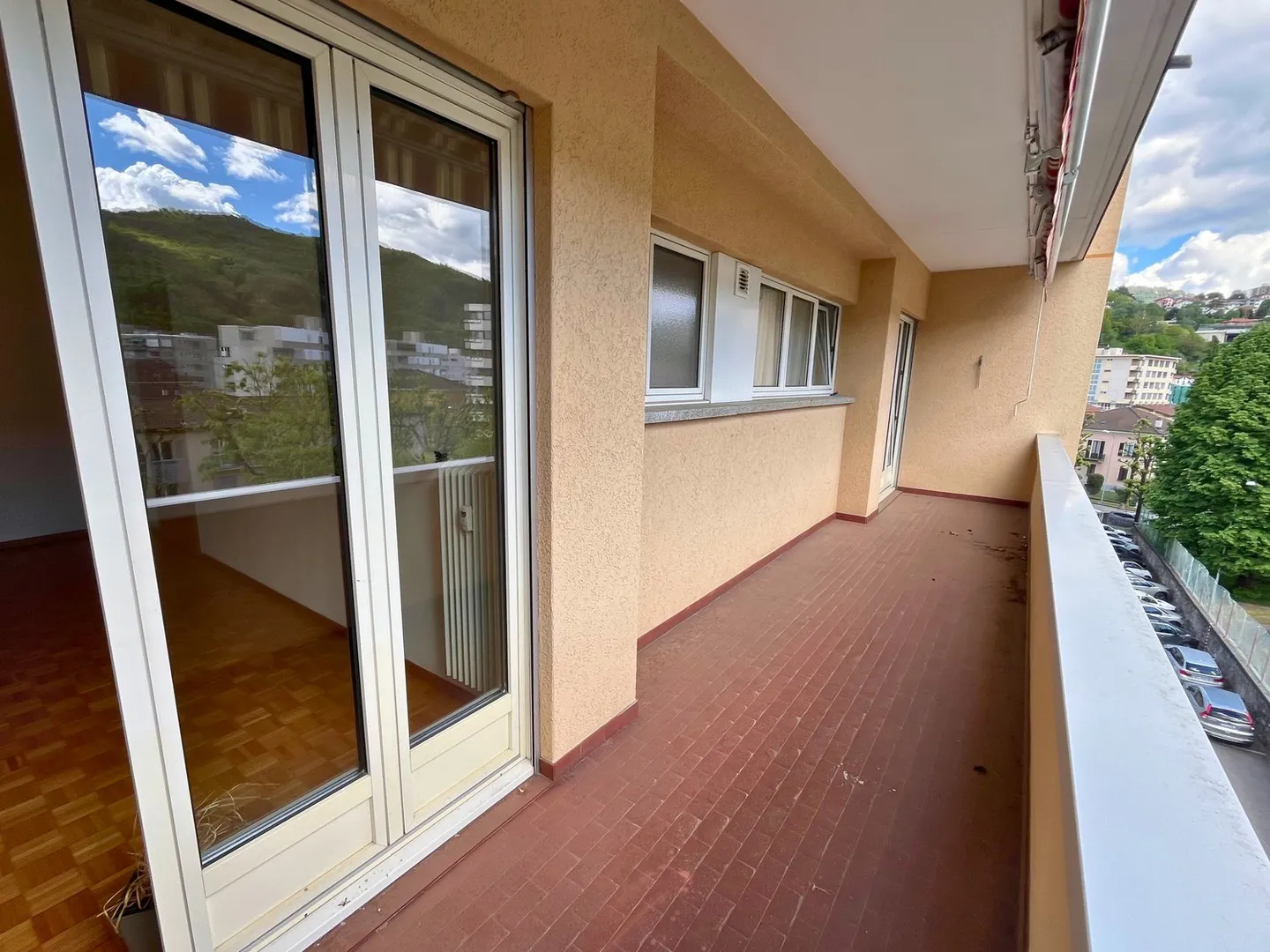 Appartamento luminoso di 2,5 locali nel centro di Chiasso, strategicamente situato e ben collegato - Foto 6 di 13