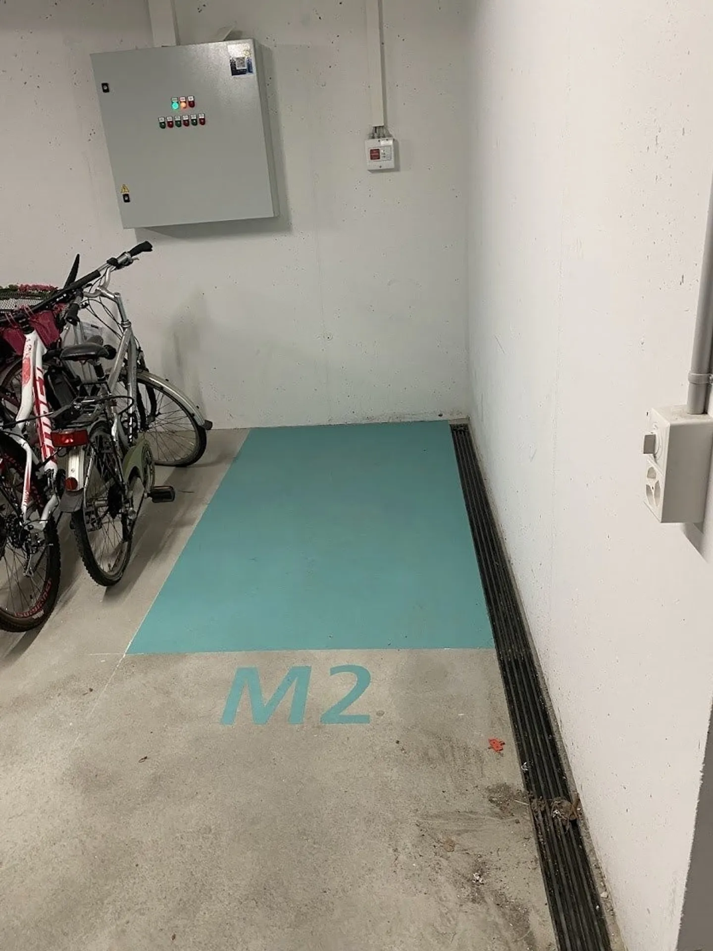 Motorradabstellplätze in neuer Tiefgarage - Foto 2 von 2