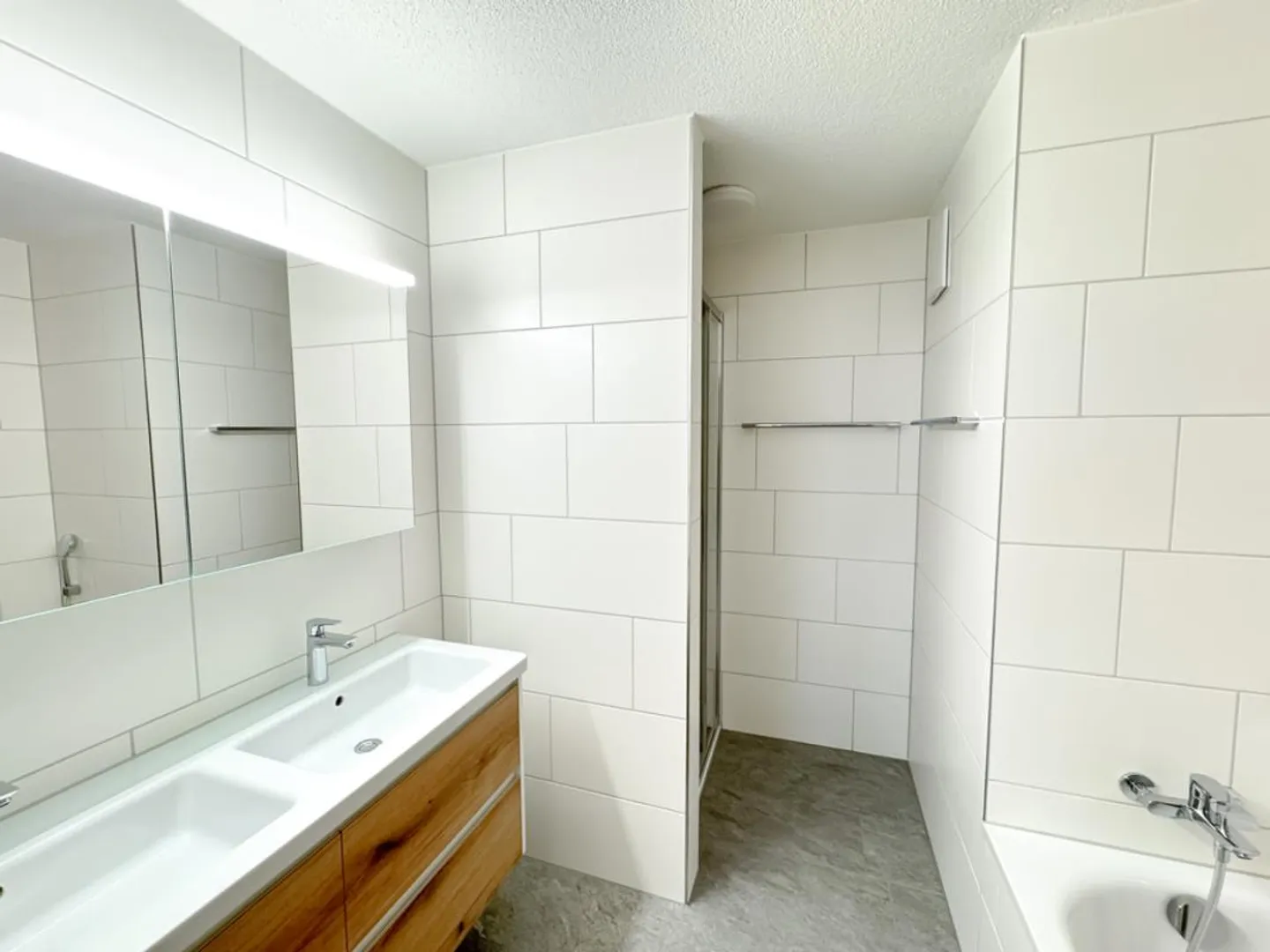 Renovated apartment in a child-friendly environment - Photo 3 of 9