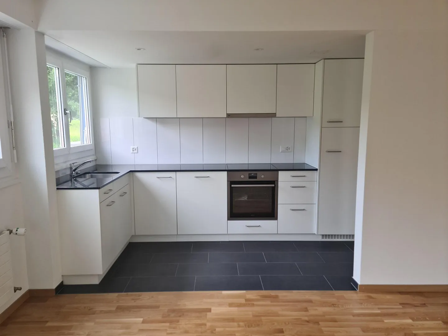 Renovated 3.5-room apartment on the mezzanine floor - Photo 3 of 9