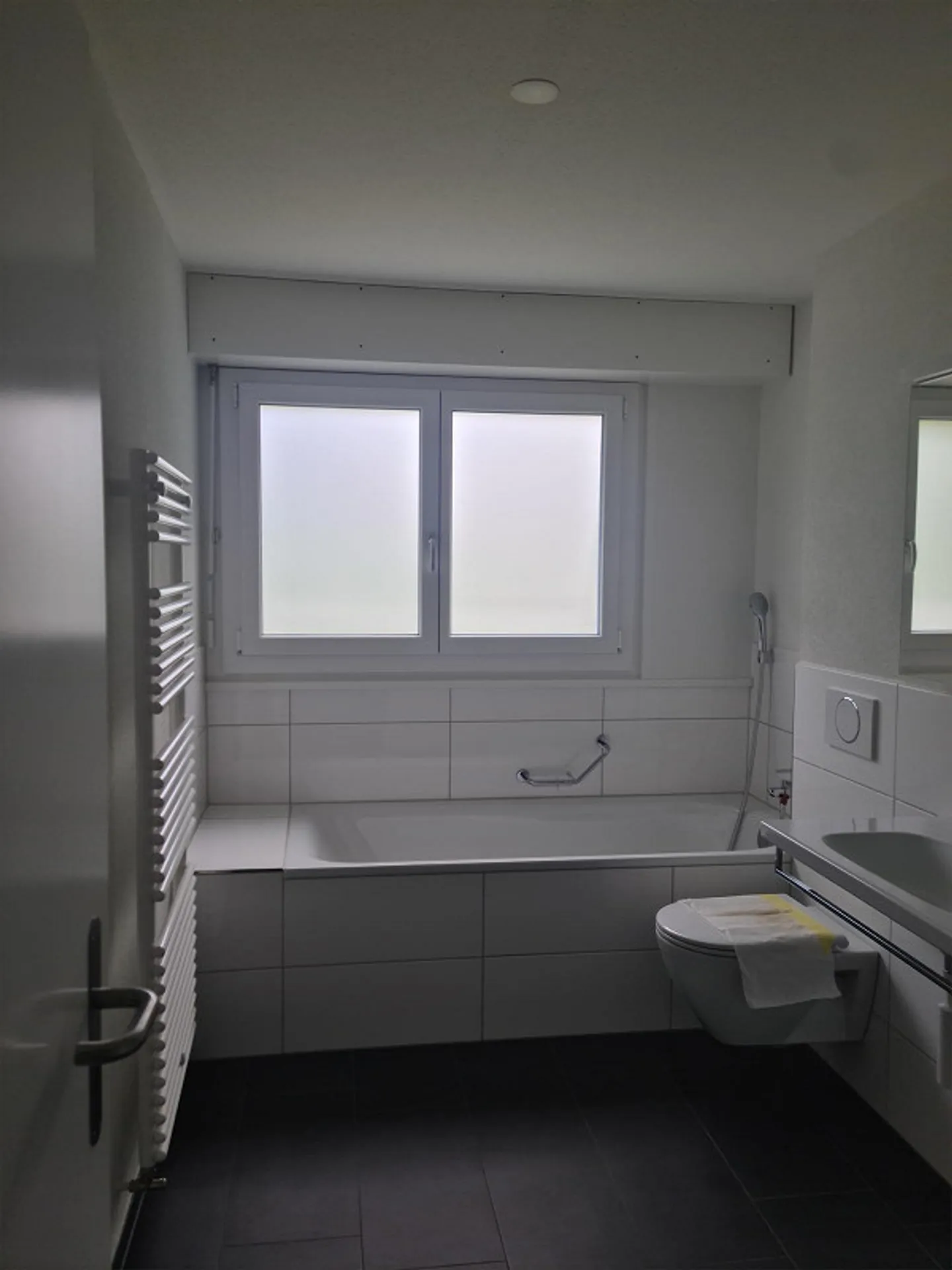 Renovated 3.5-room apartment on the mezzanine floor - Photo 8 of 9