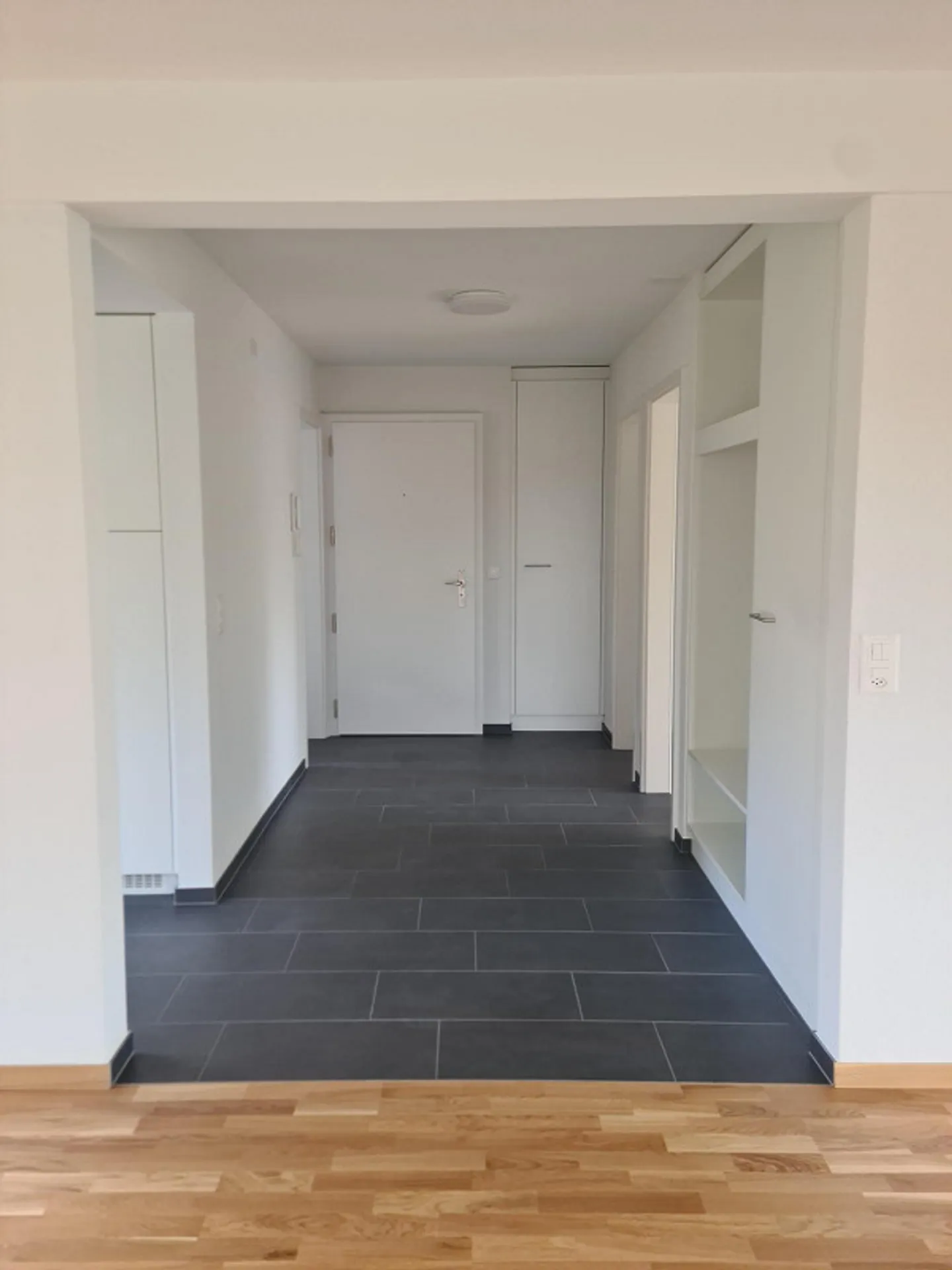 Renovated 3.5-room apartment on the mezzanine floor - Photo 4 of 9