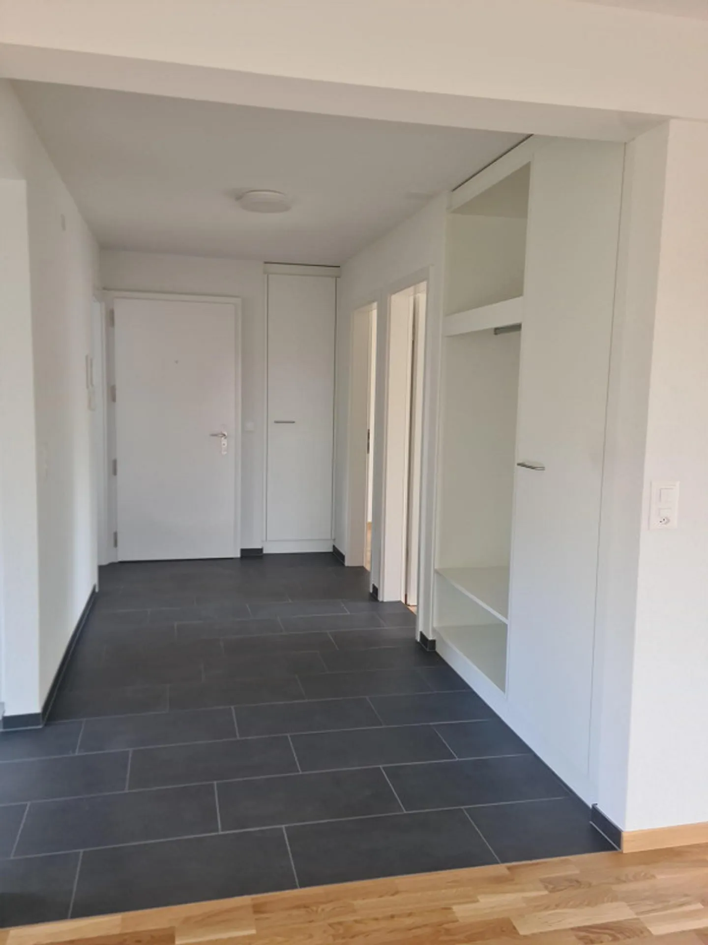 Renovated 3.5-room apartment on the mezzanine floor - Photo 5 of 9