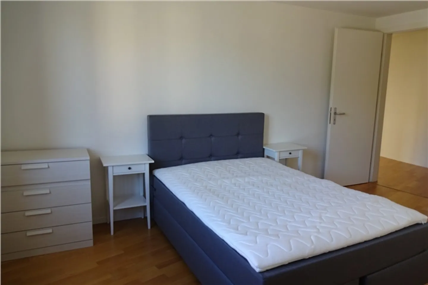 Furnished Room in Central Shared Apartment in Zurich - Photo 1 of 8