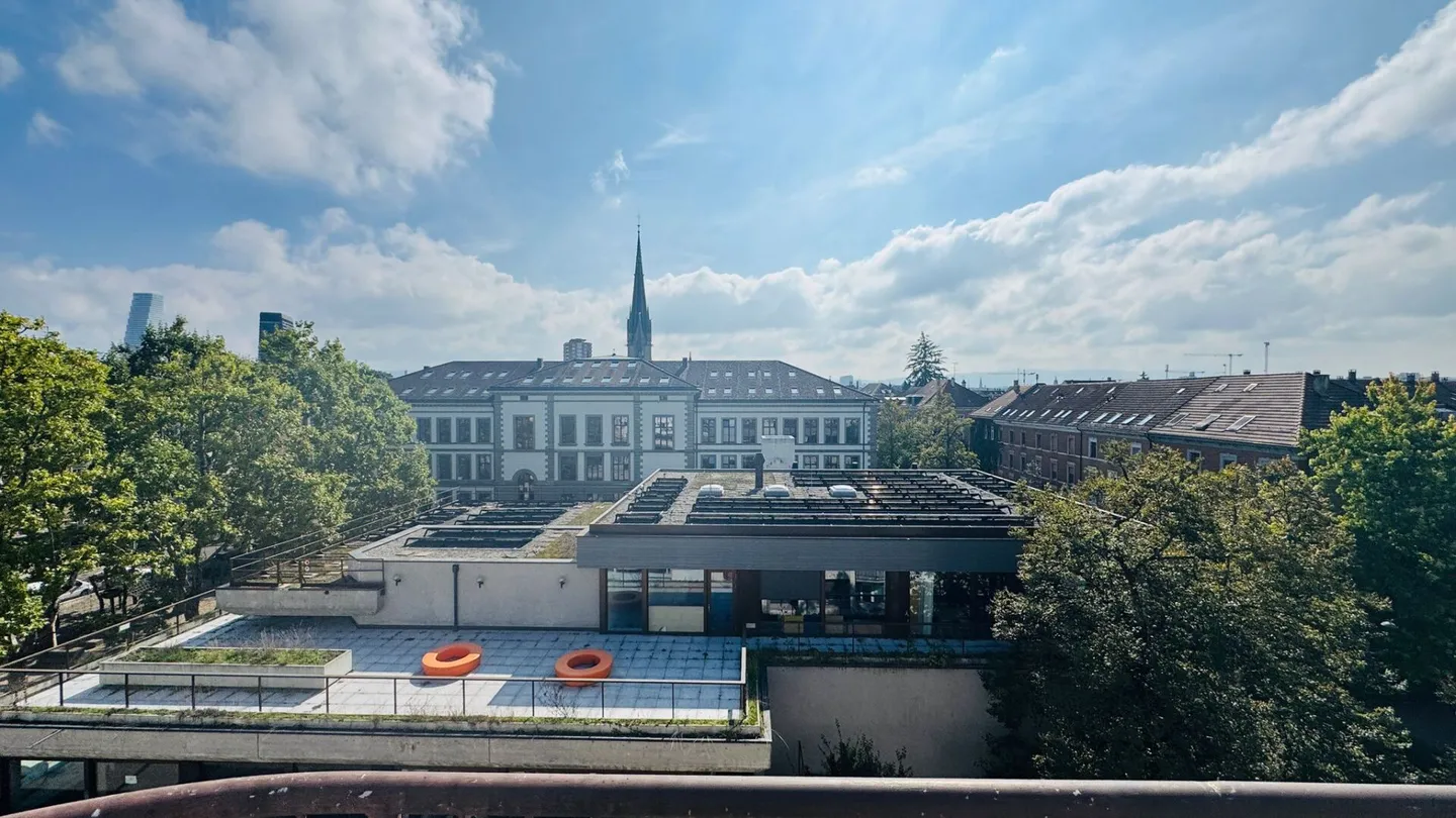 Appartamento 2.5 locali con balcone, lavatrice privata, cantina e locale biciclette - Foto 2 di 10