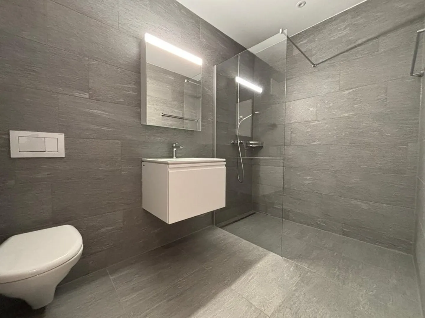 Vie moderne sur la Brauerstrasse - appartement attrayant de 4,5 pièces - Photo 3 sur 6