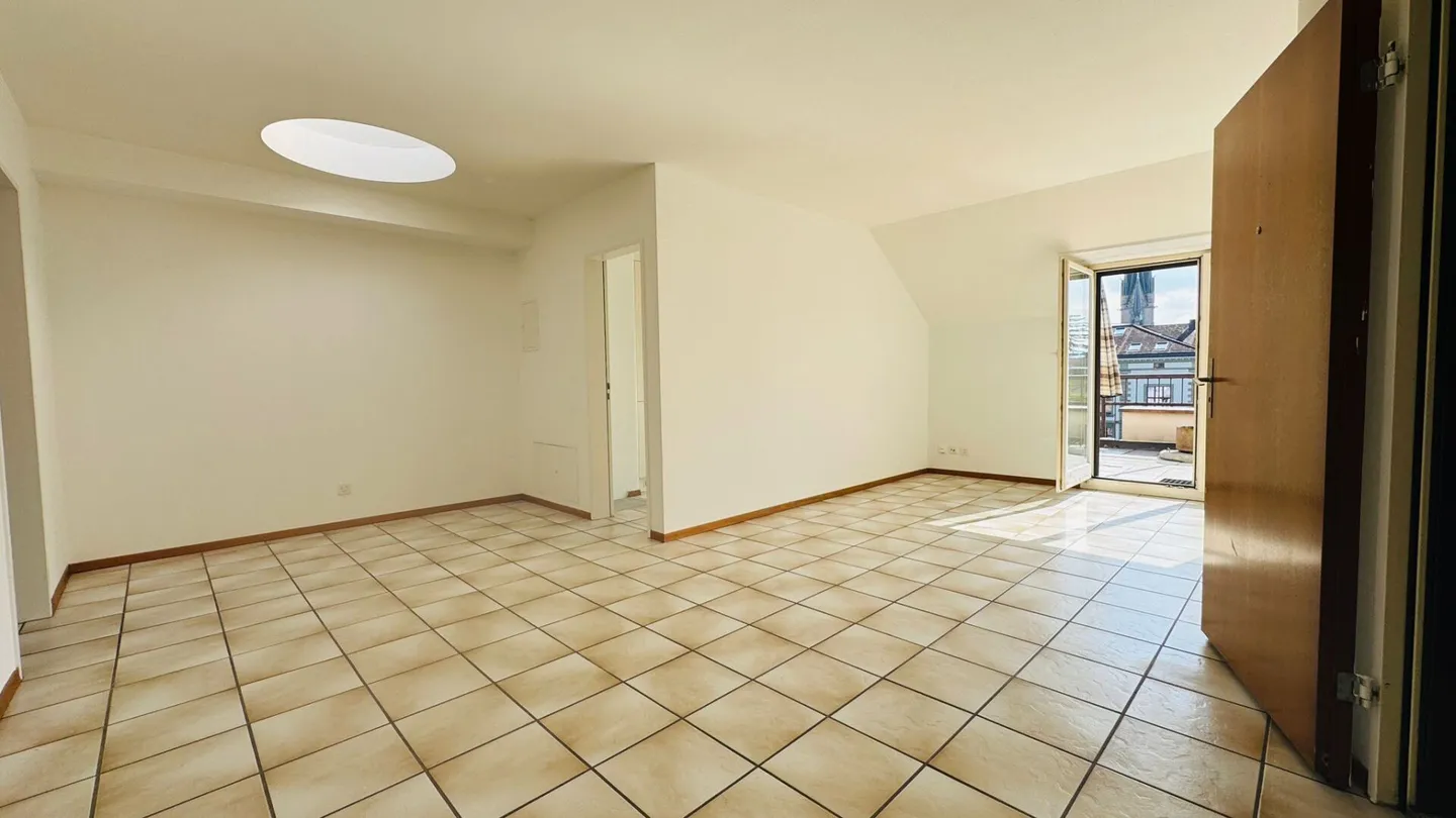 Appartamento 2.5 locali con balcone, lavatrice privata, cantina e locale biciclette - Foto 5 di 10