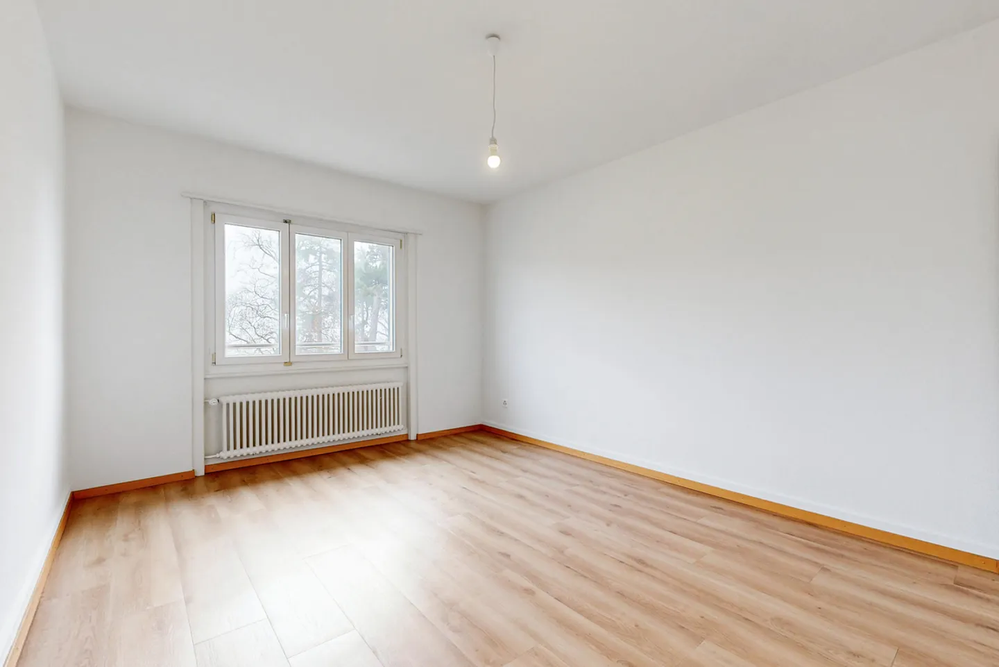 Spacious and Bright Accommodation - Photo 6 of 10