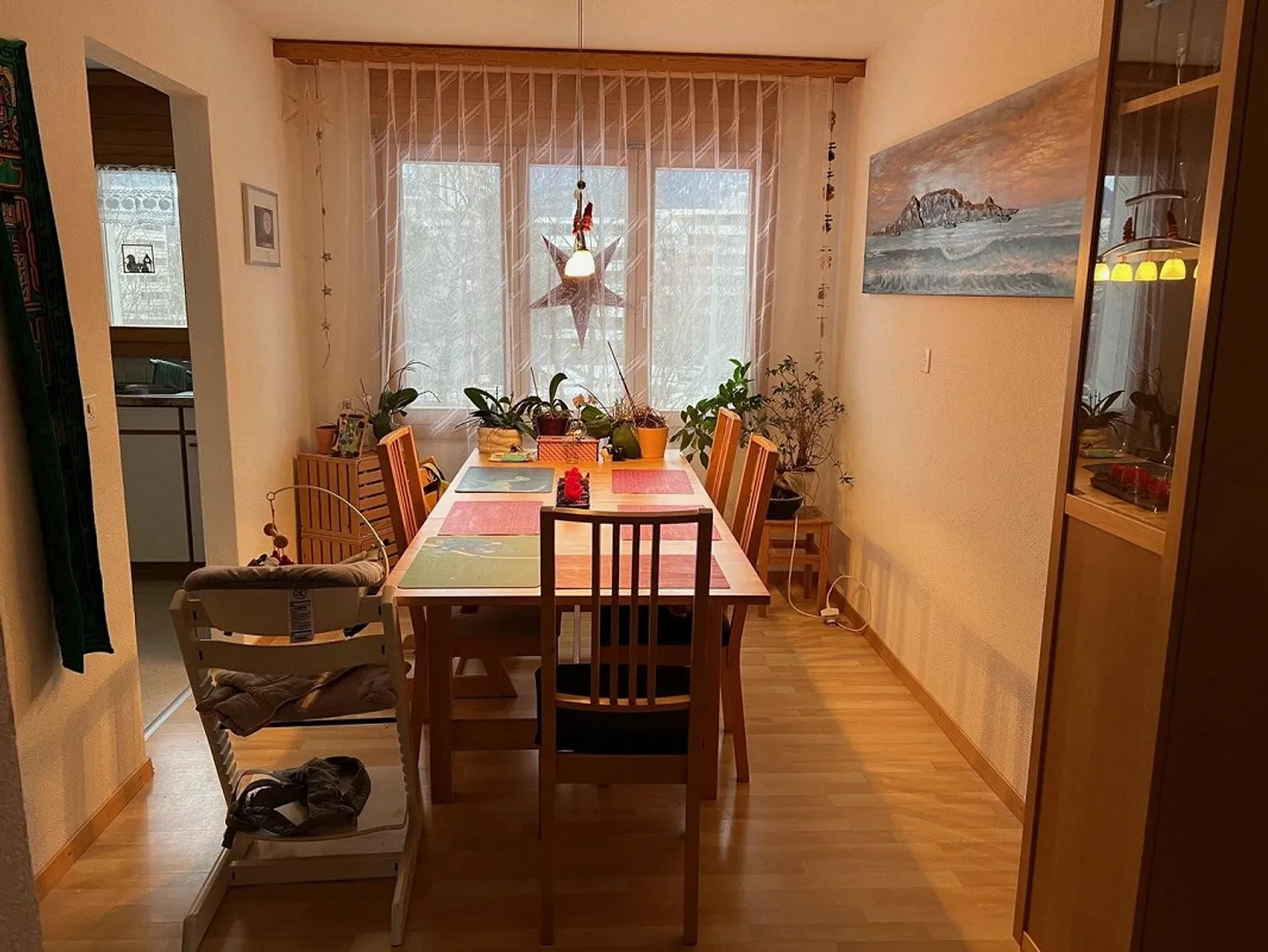 Charmante 4.5-Zimmer-Maisonette-Wohnung mit herrlicher Aussicht - Foto 3 von 13