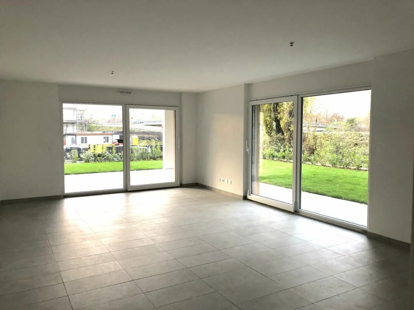 Neues Appartement mit Garten - Foto 2 von 9