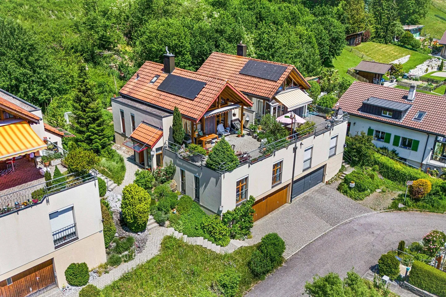 Exklusives Terrassenhaus - Foto 1 von 11