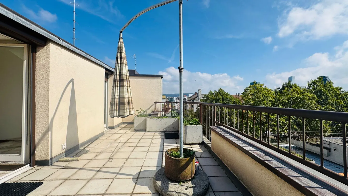 Appartamento 2.5 locali con balcone, lavatrice privata, cantina e locale biciclette - Foto 9 di 10