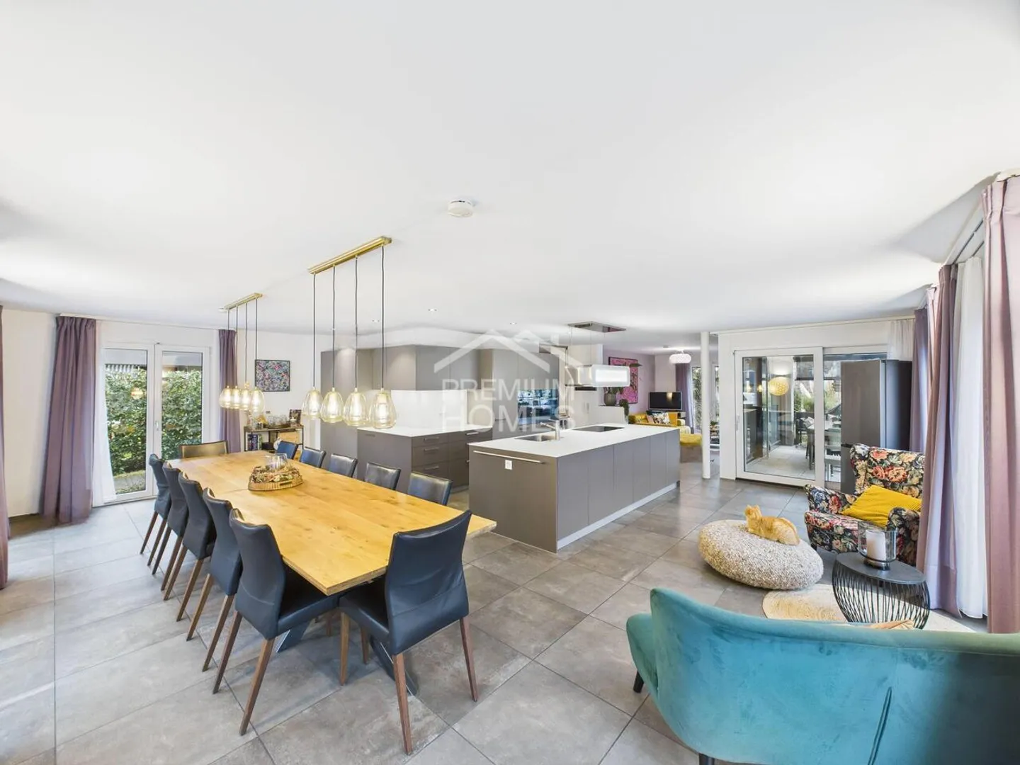 Vivre qui fixe de nouvelles normes - Photo 3 sur 13