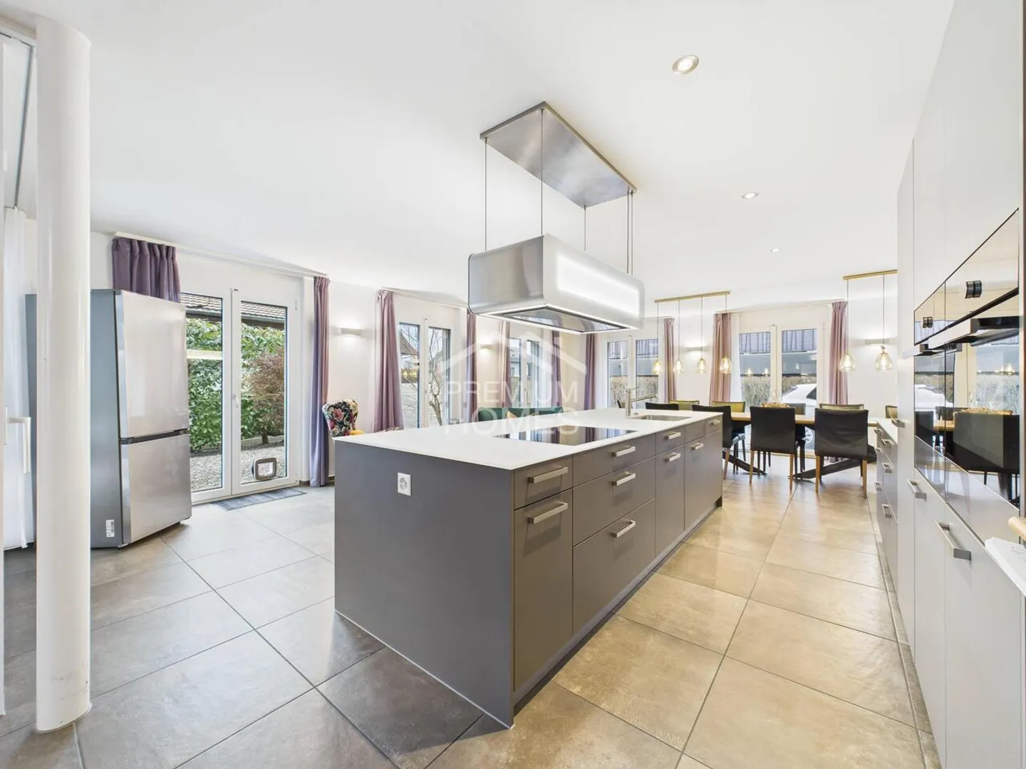 Vivre qui fixe de nouvelles normes - Photo 4 sur 13